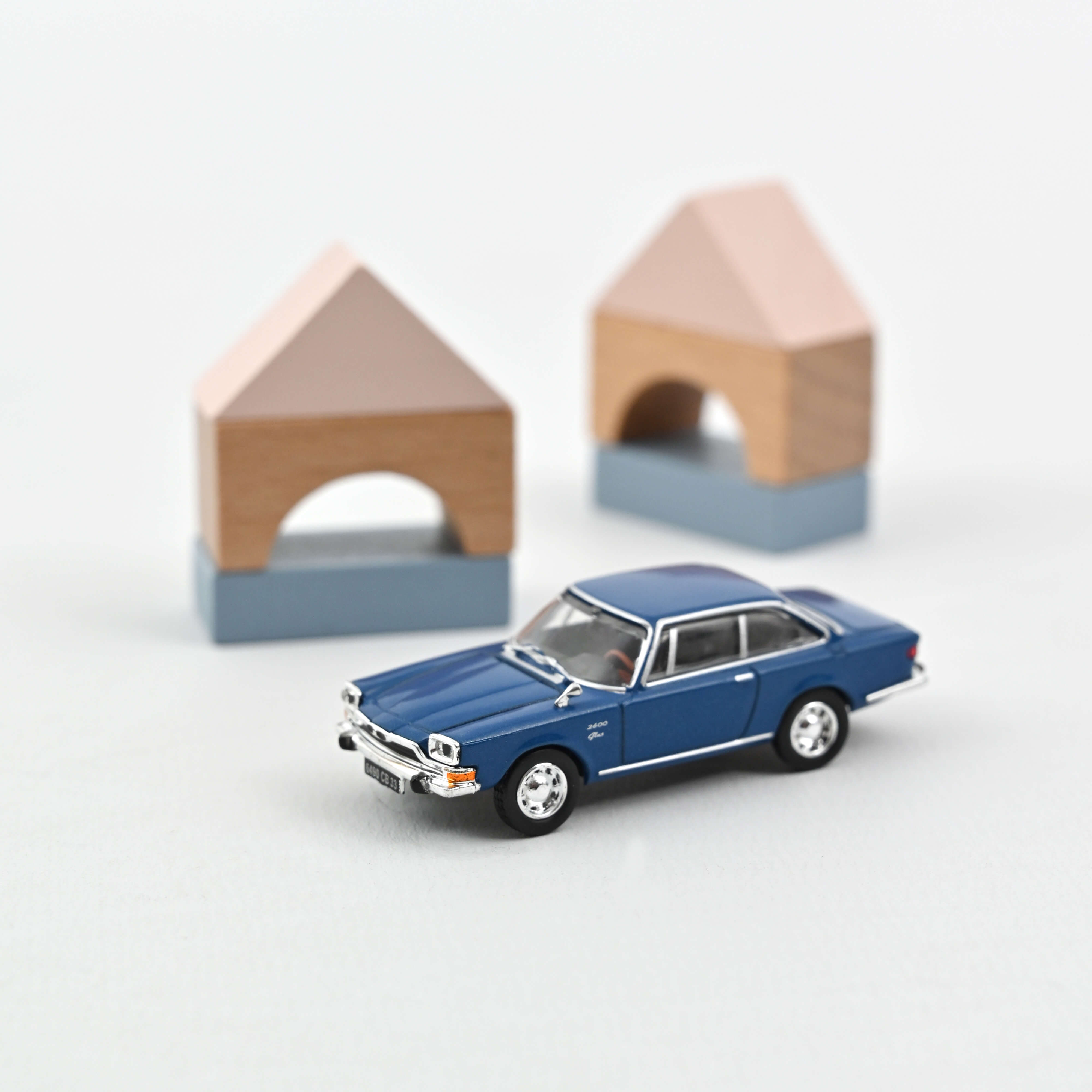 norev-glas-v8-1967-modellino-auto-1-87-blu image 1
