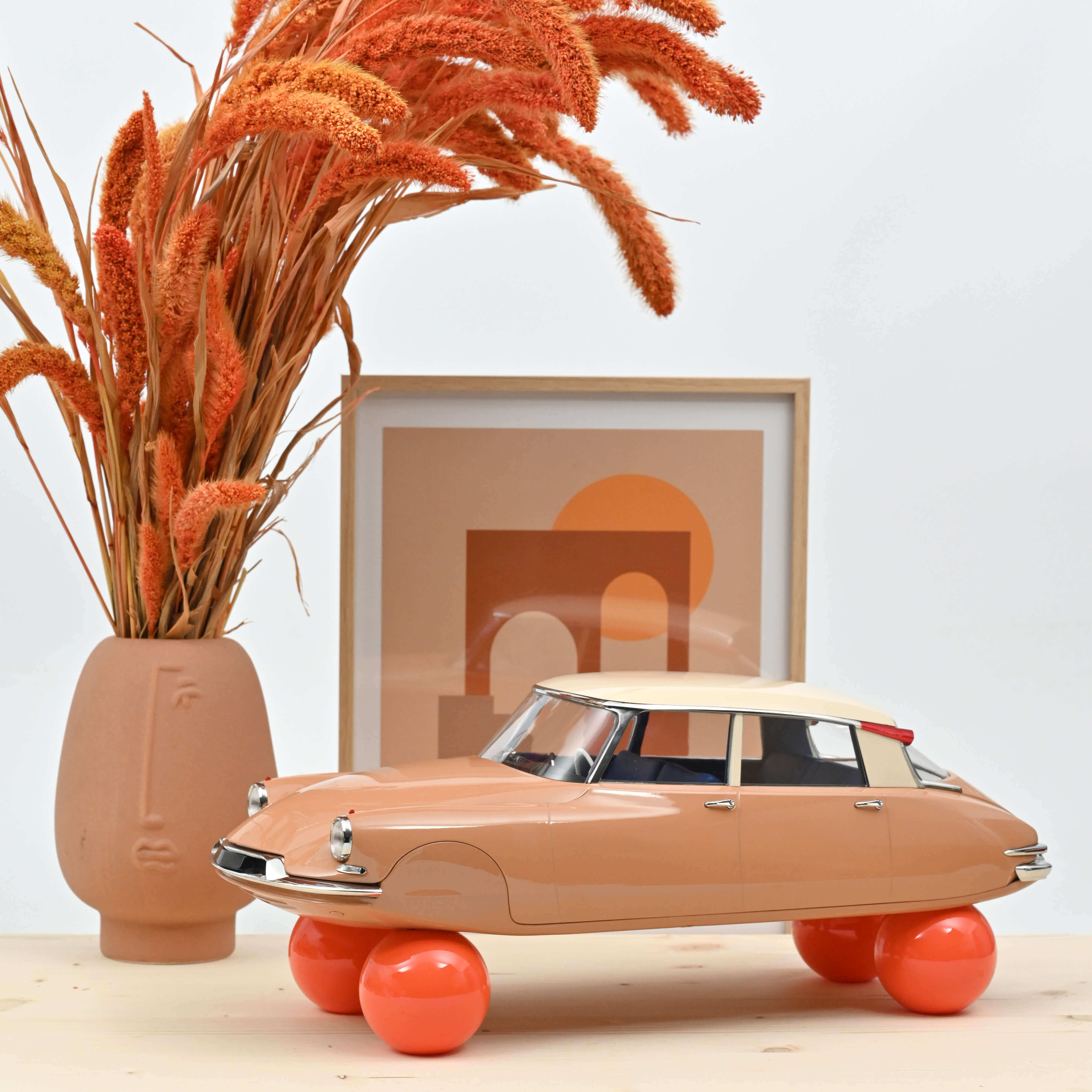 norev-citro-n-ds-19-sur-boules-1959-modellino-auto-1-12-beige image 1