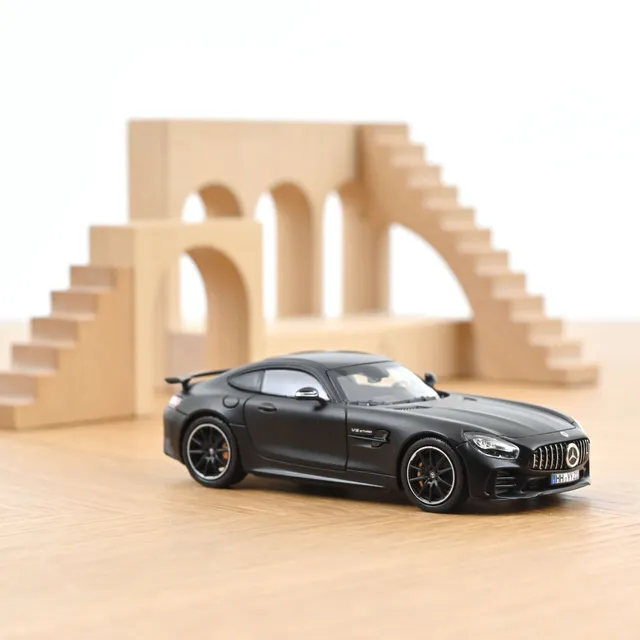 norev-mercedes-amg-gt-r-2019-nero-magno-1-43-modellino-auto-sportiva image 1
