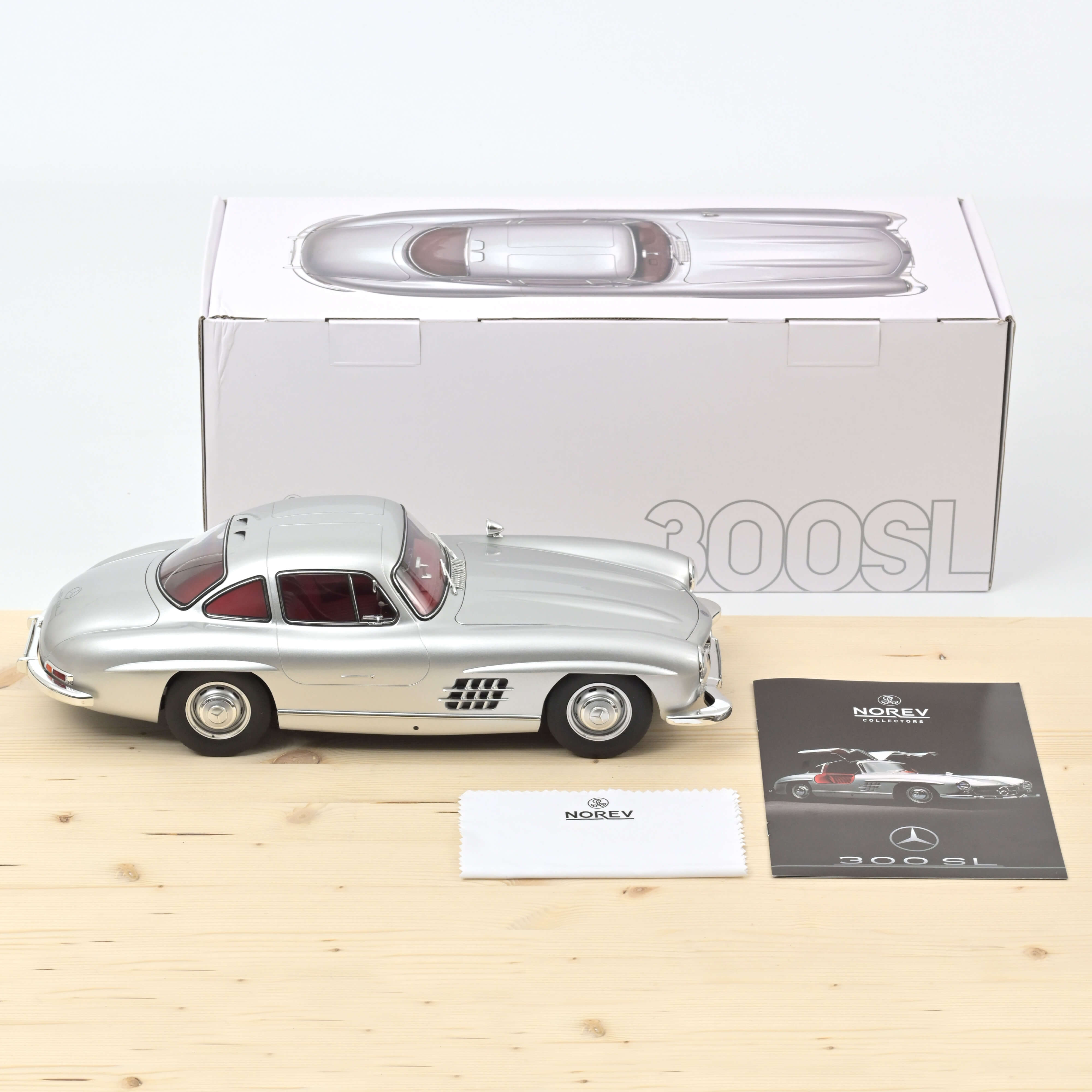 norev-mercedes-benz-300-sl-1954-argento-1-12 image 3