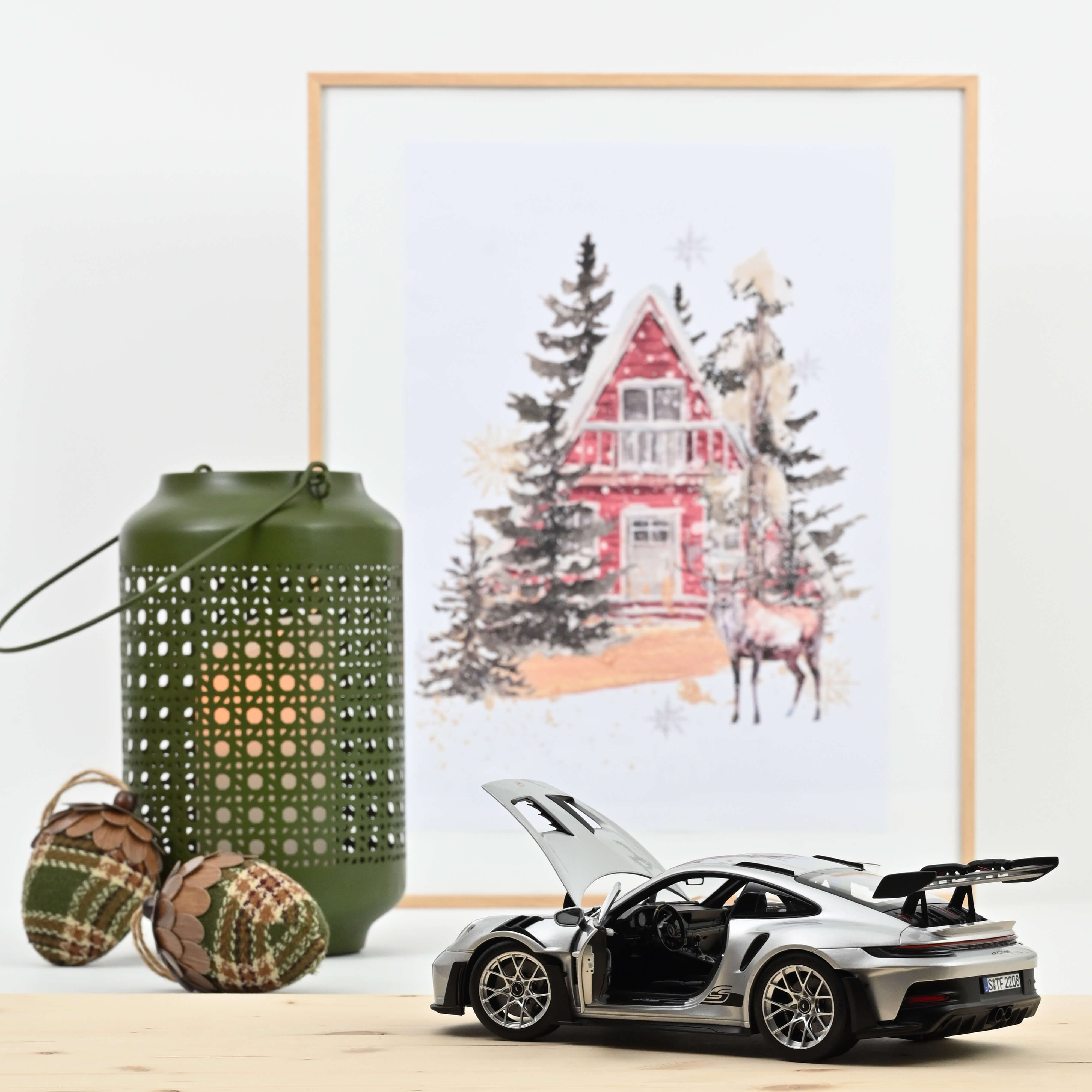 norev-porsche-911-gt3-rs-2022-grigio-argento-metallizzato-gt-silver-1-18-modelli image 2