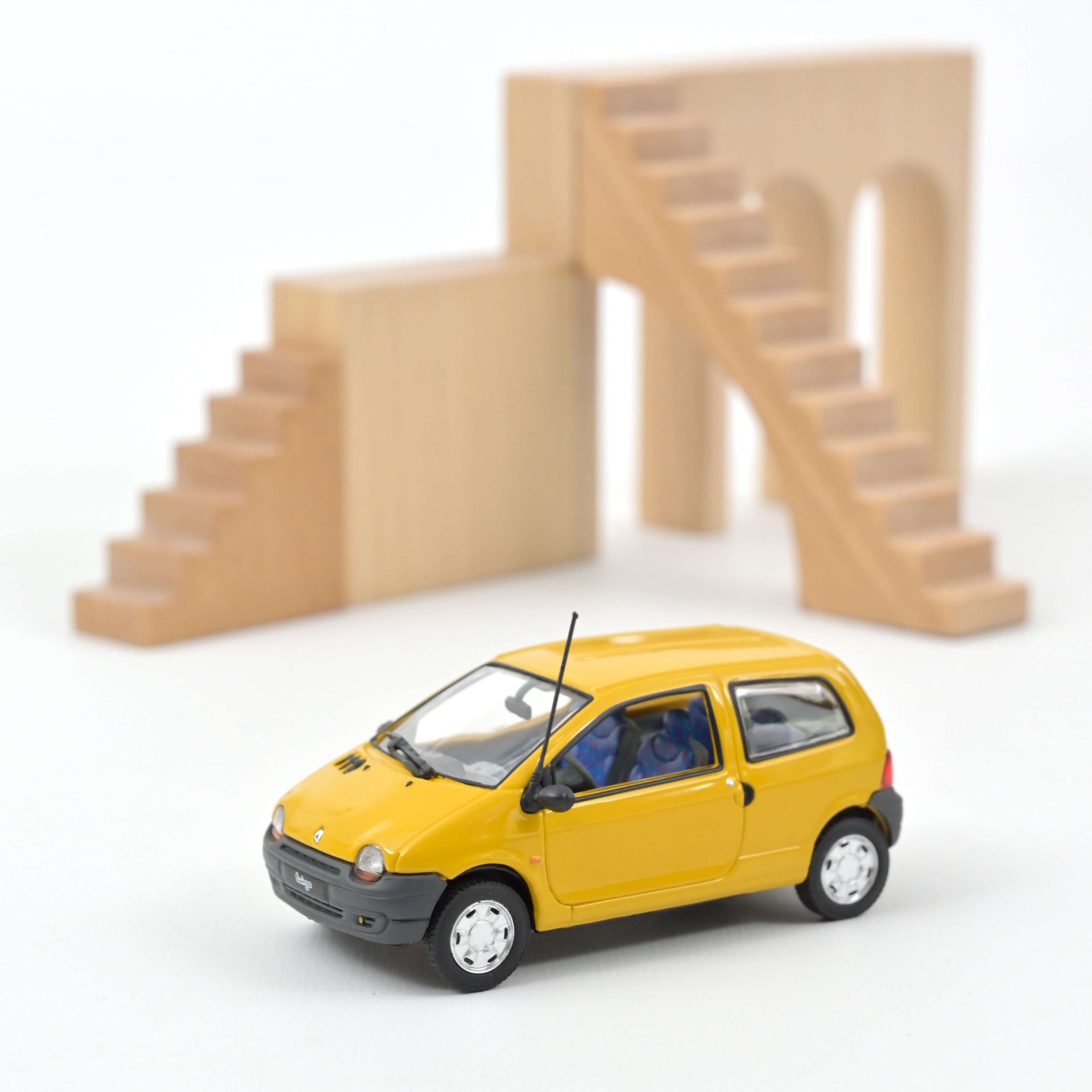 norev-renault-twingo-1993-giallo-indiano-1-43 image 1