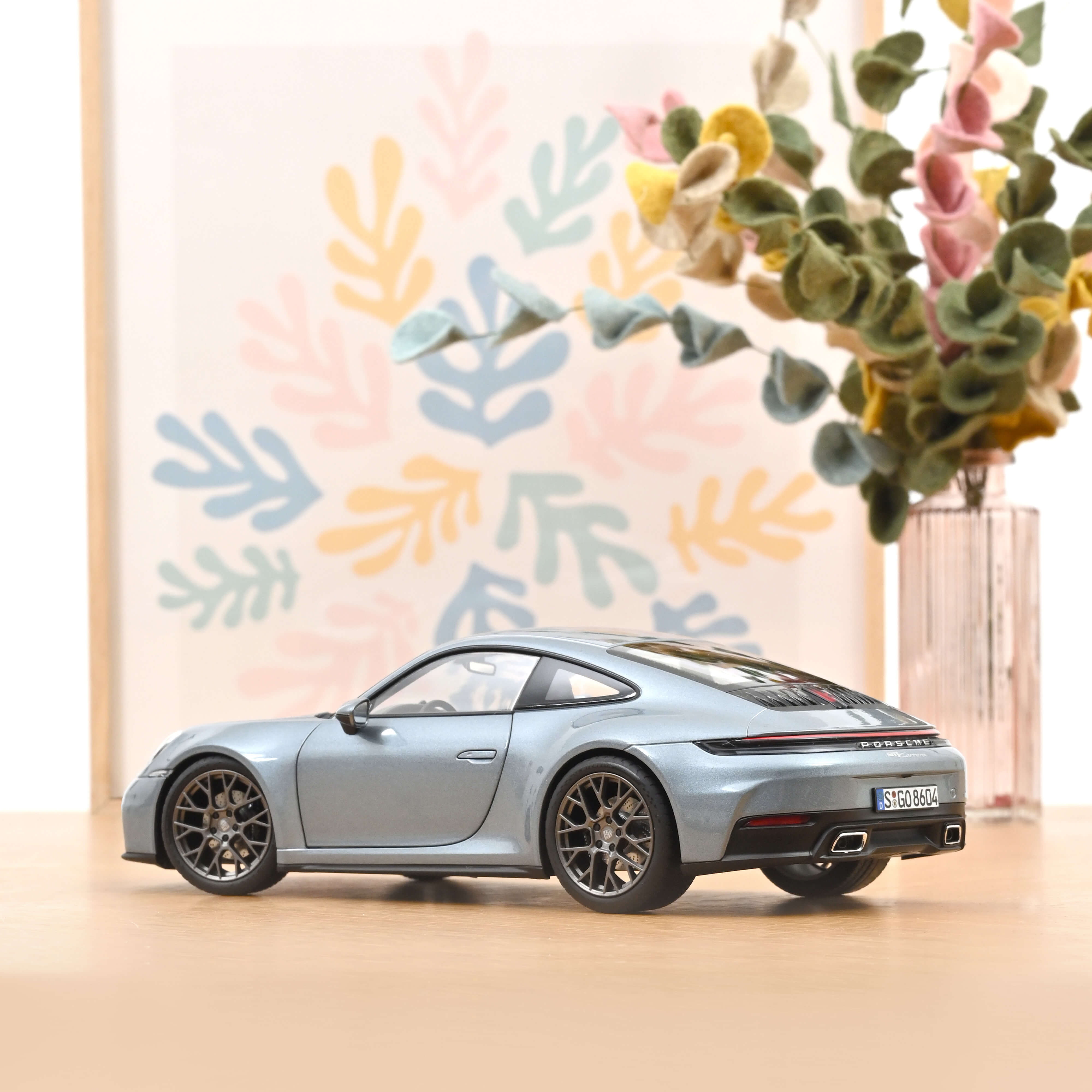 norev-porsche-911-carrera-2025-992-2-modellino-auto-1-18-polarsilver-metallic image 3