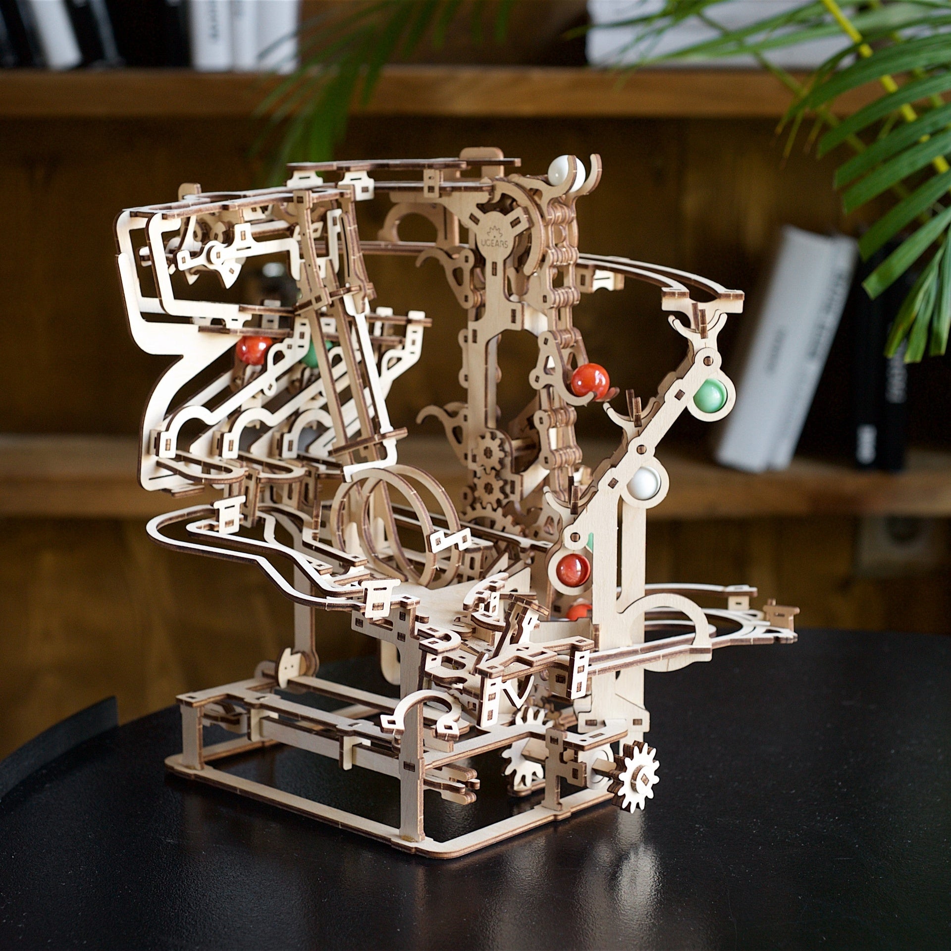 ugears-marble-run-chain-hoist-percorso-biglie-in-legno-con-sollevatore-a-catena image 8