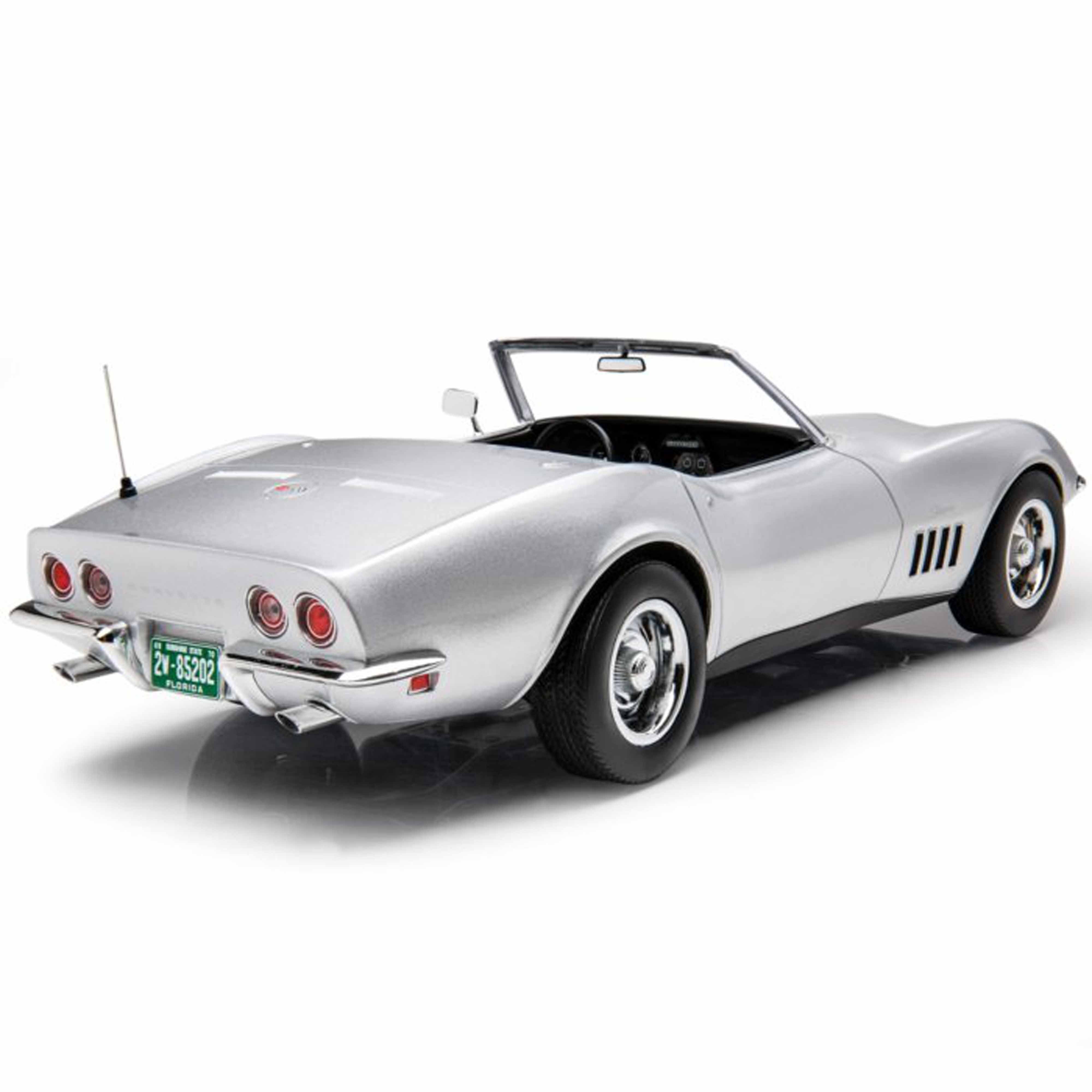 norev-chevrolet-corvette-convertible-1969-modellino-auto-1-18-argento image 3