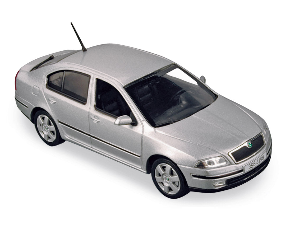 norev-skoda-octavia-berline-silver-modellino-auto-1-43 image 1