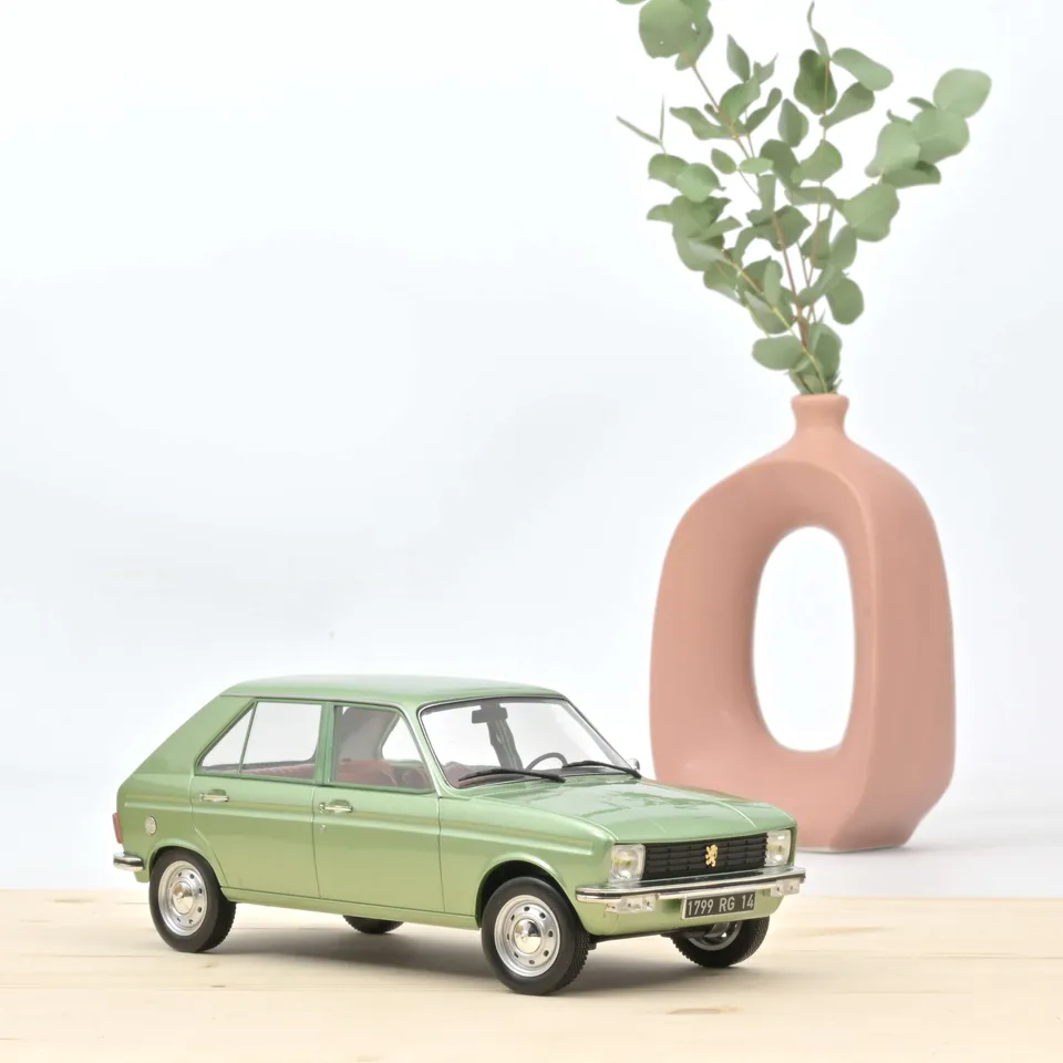 norev-peugeot-104-gl-1977-verde-metallizzato-1-18-edizione-web-300-pz image 1