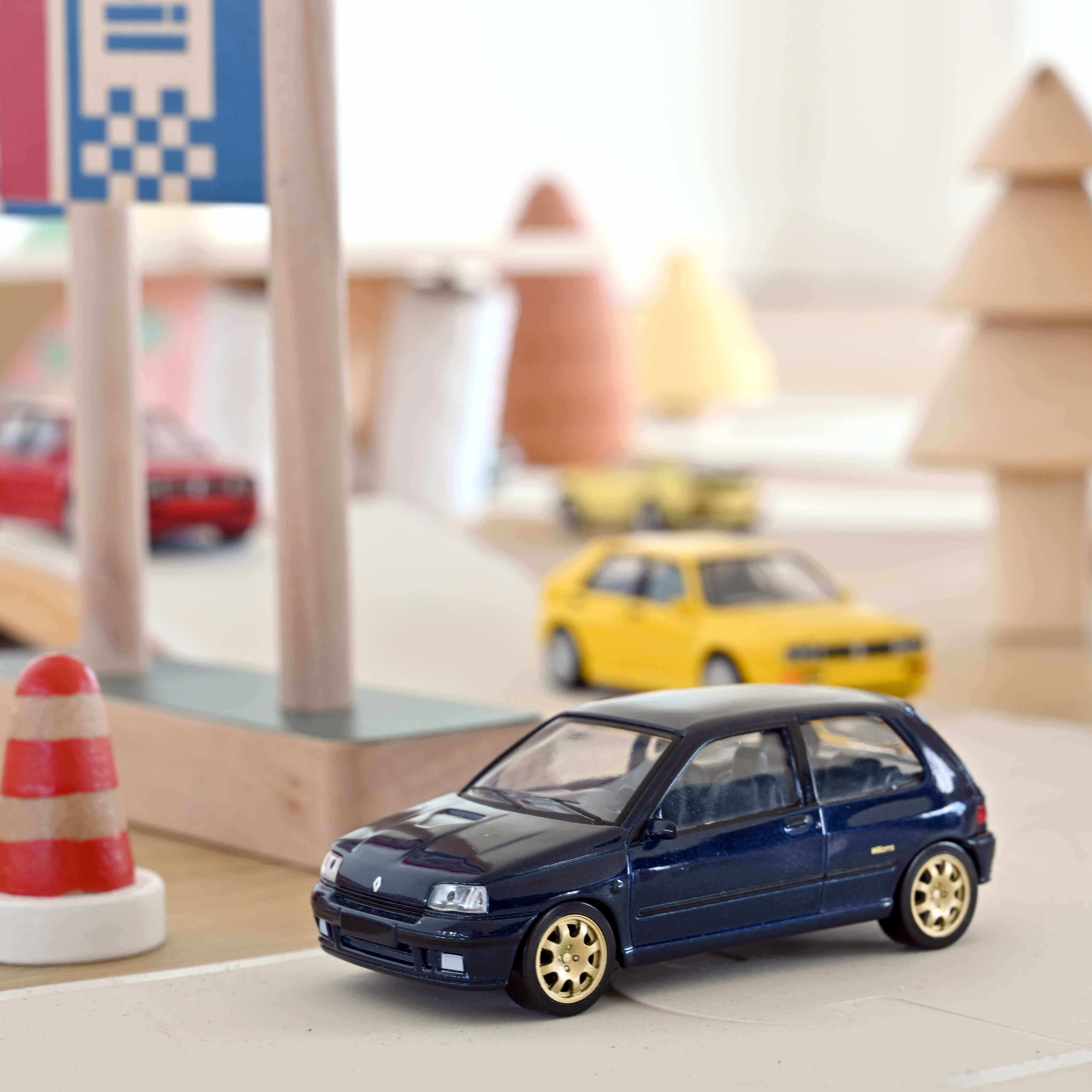 norev-coffret-youngtimers-1-43-3-auto-francesi-clio-williams-super-5-gt-turbo-20 image 4