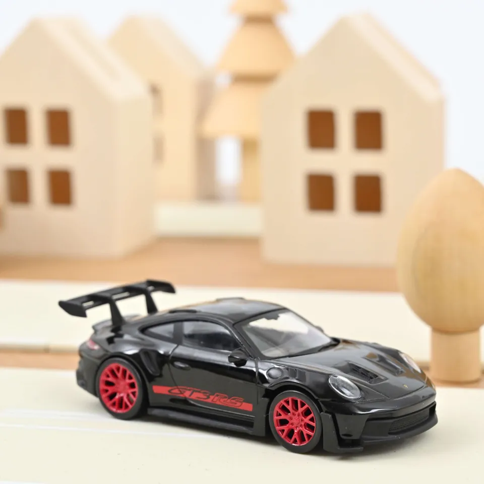 norev-porsche-911-gt3-rs-2022-nero-e-rosso-modellino-auto-1-43-jet-car image 1