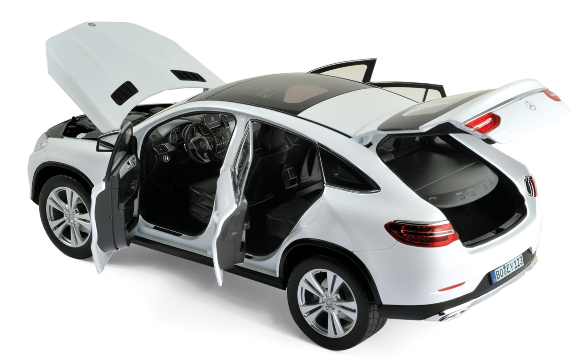 norev-mercedes-benz-gle-coup-2015-bianca-1-18-modellino-suv-premium-da-collezion image 1