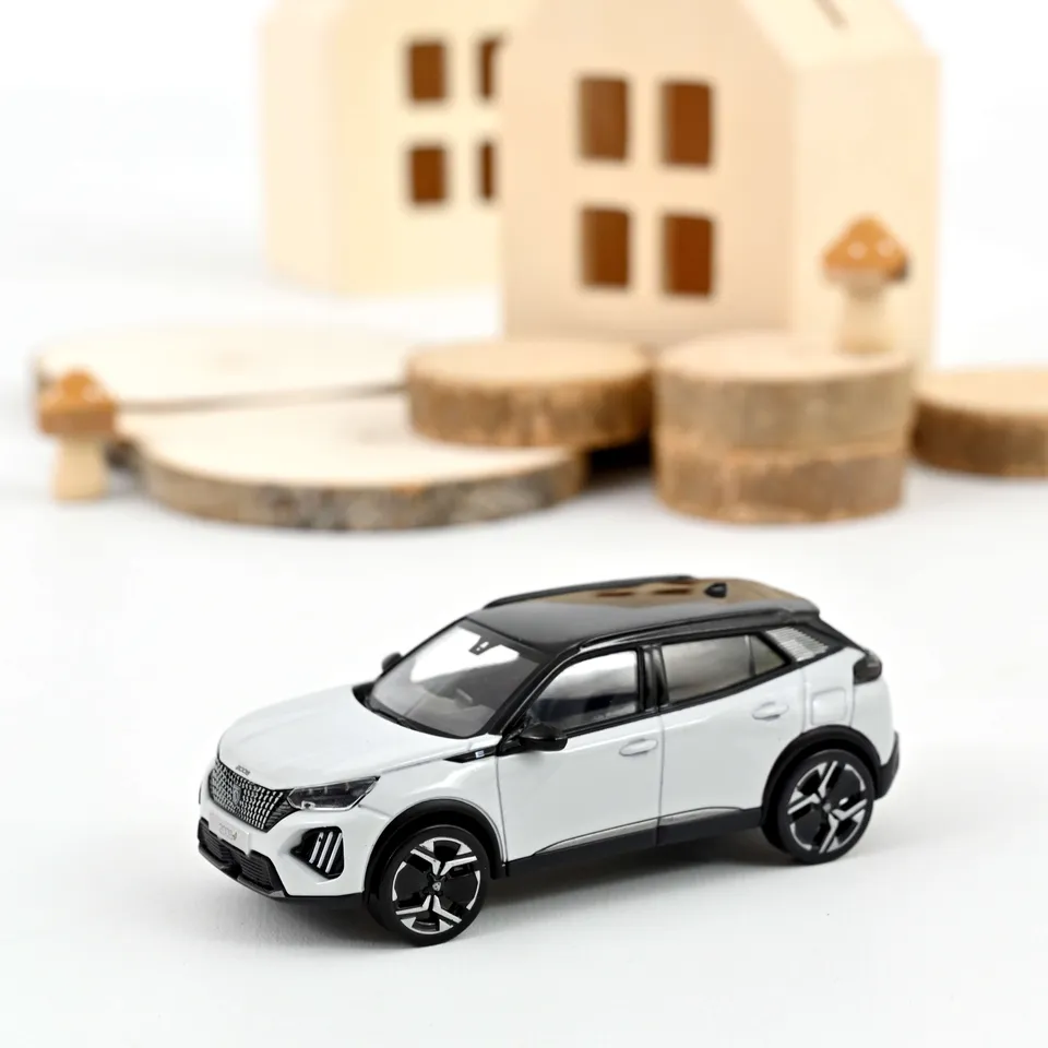 norev-peugeot-2008-gt-2024-blanc-okenite-1-43-suv-in-miniatura image 1