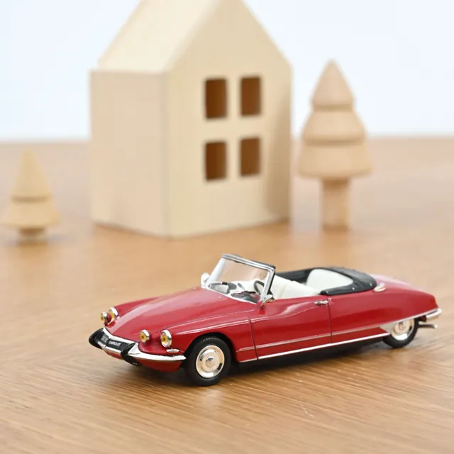 norev-ds-19-cabriolet-modellino-auto-1-43-rosso-cornaline image 1