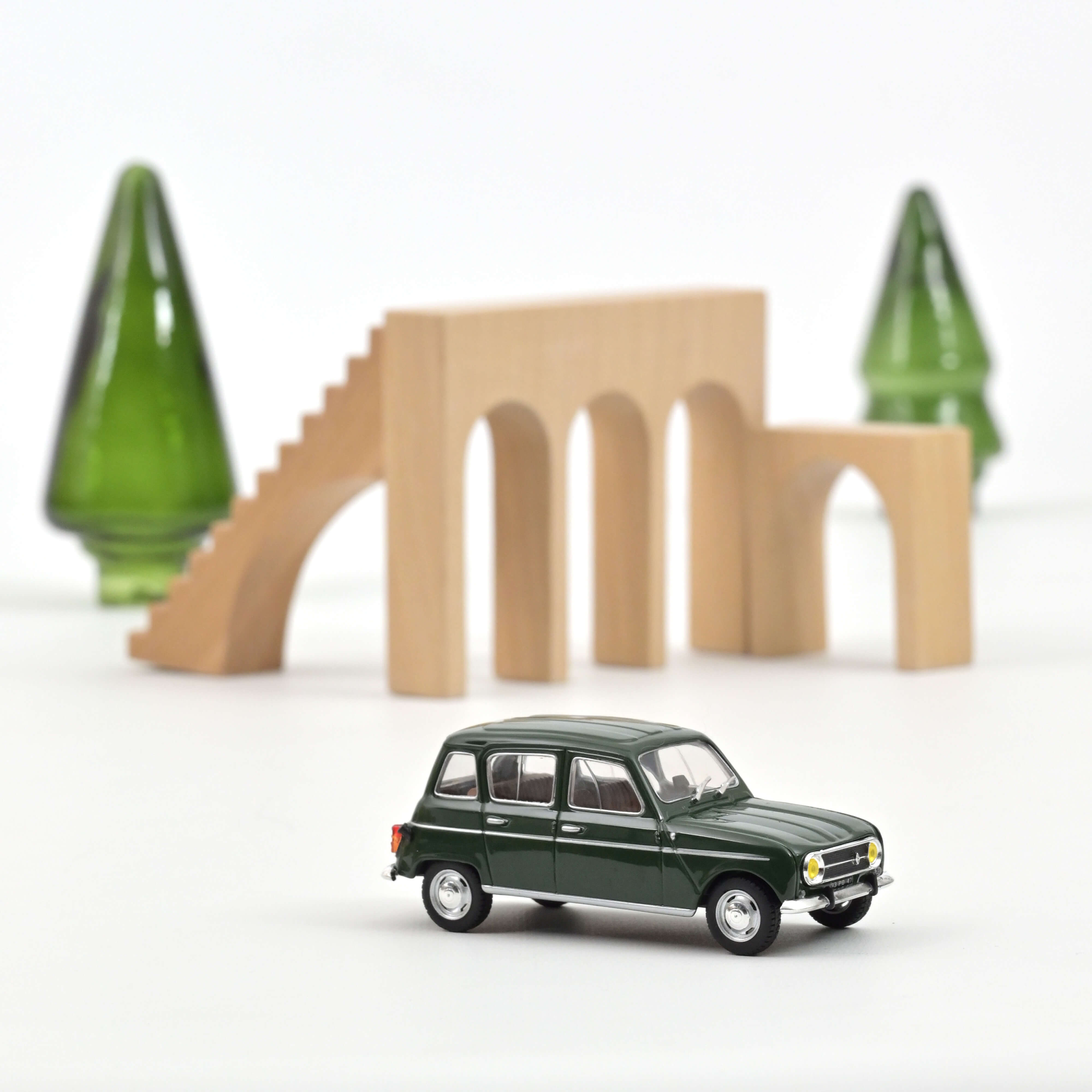 norev-renault-4-1974-verde-scuro-1-43-modellino-auto-die-cast image 1