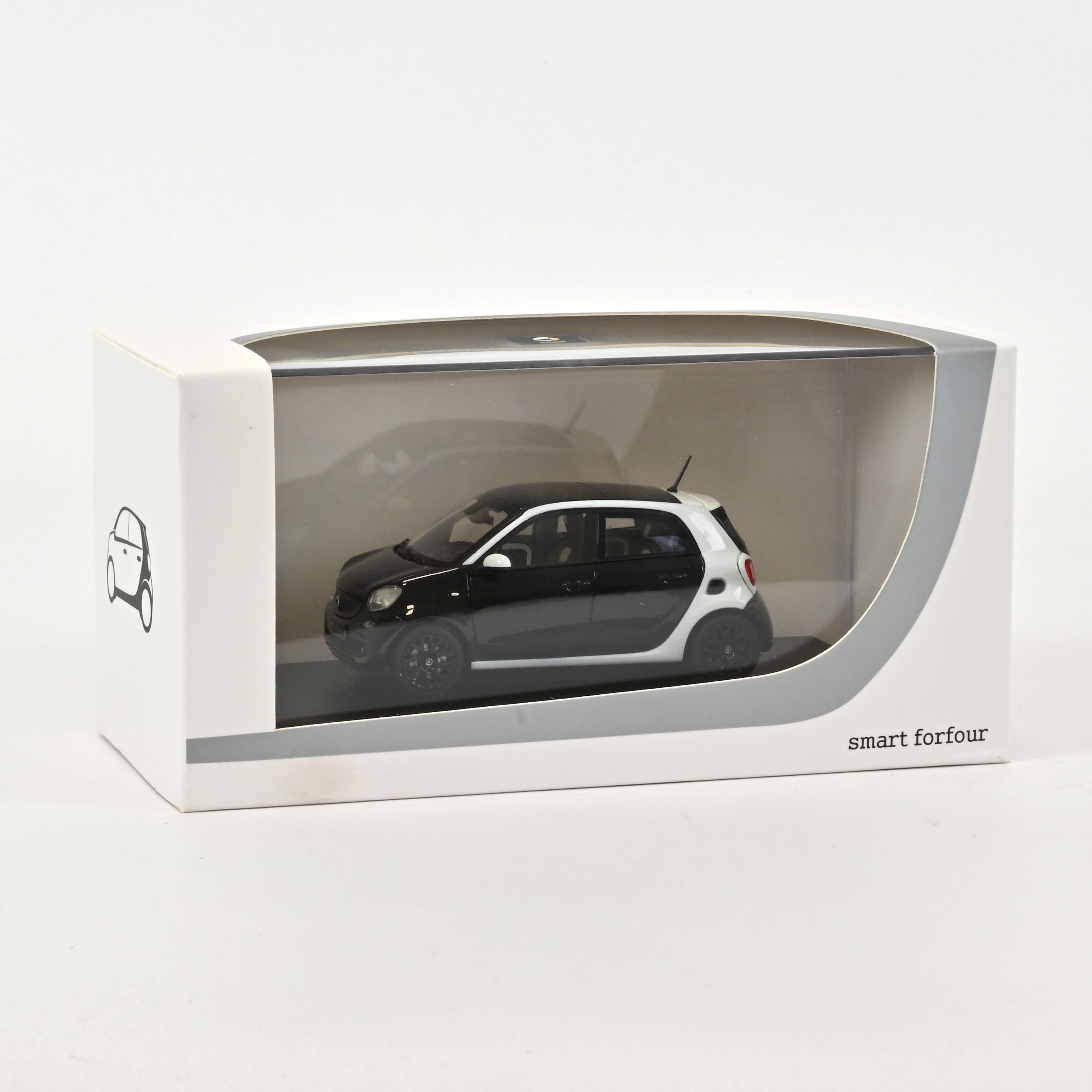 norev-smart-forfour-2015-modellino-auto-1-43-nero-bianco image 1