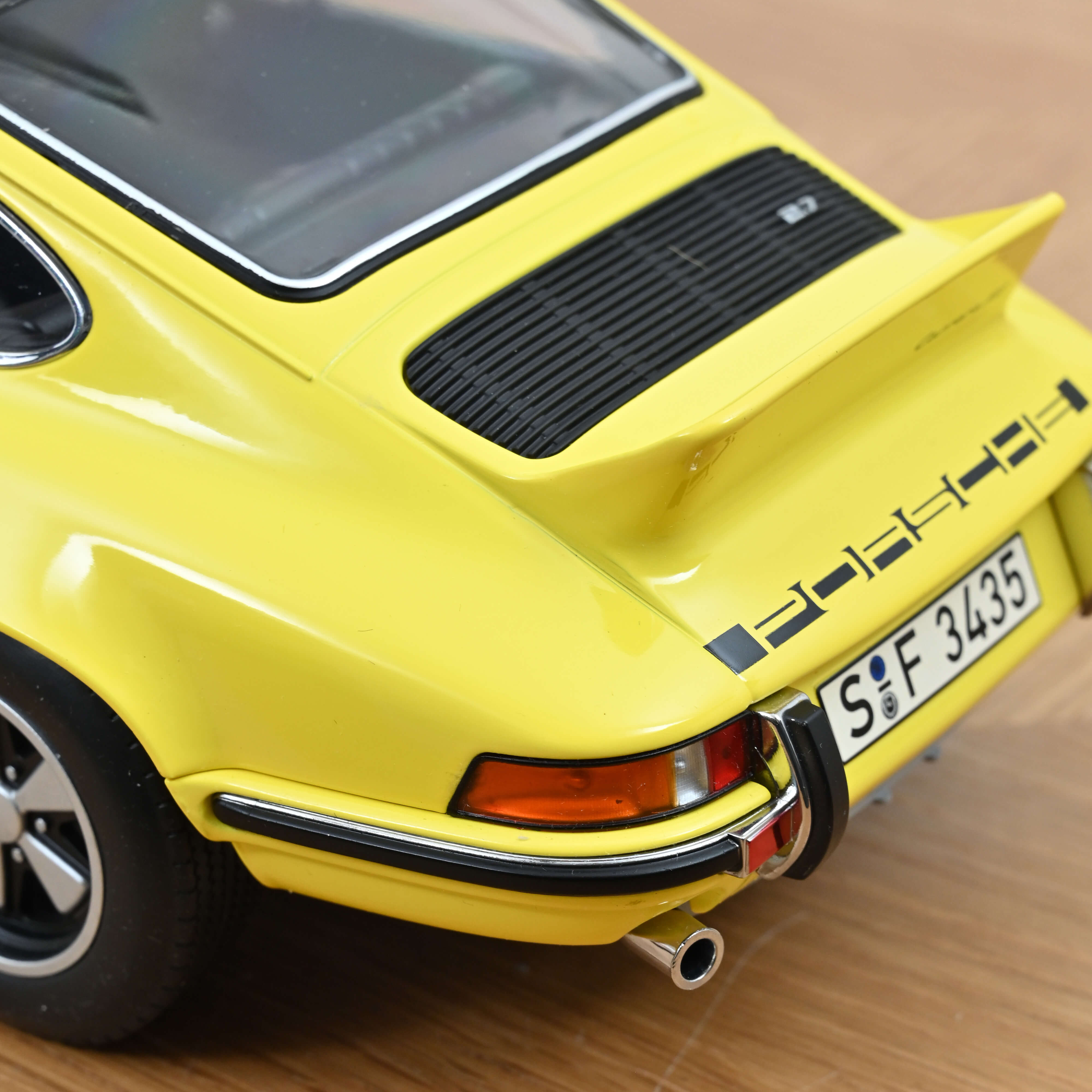 norev-porsche-911-carrera-rs-2-7-1973-giallo-chiaro-1-12-200-pz image 4