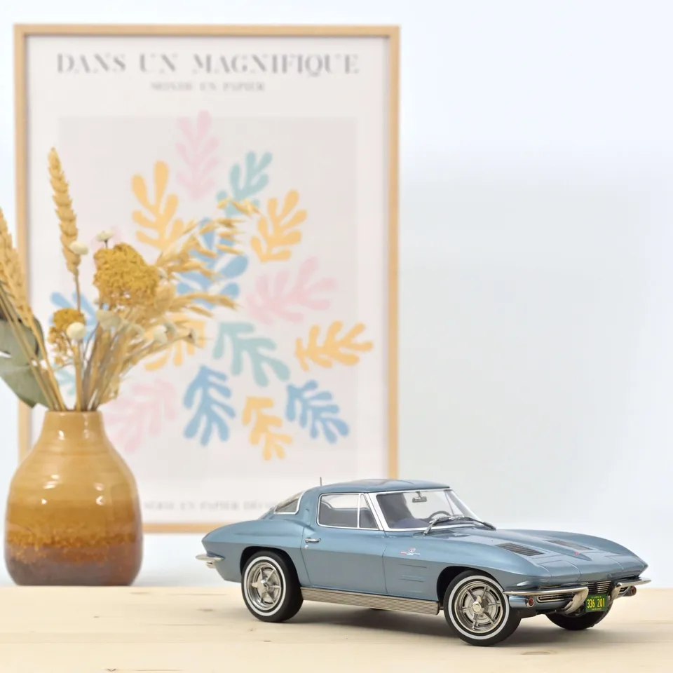 norev-chevrolet-corvette-sting-ray-1963-1-18-azzurro-metallizzato image 1