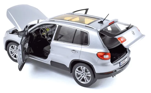 norev-vw-tiguan-2007-reflex-silver-metallic-modellino-auto-1-18 image 1