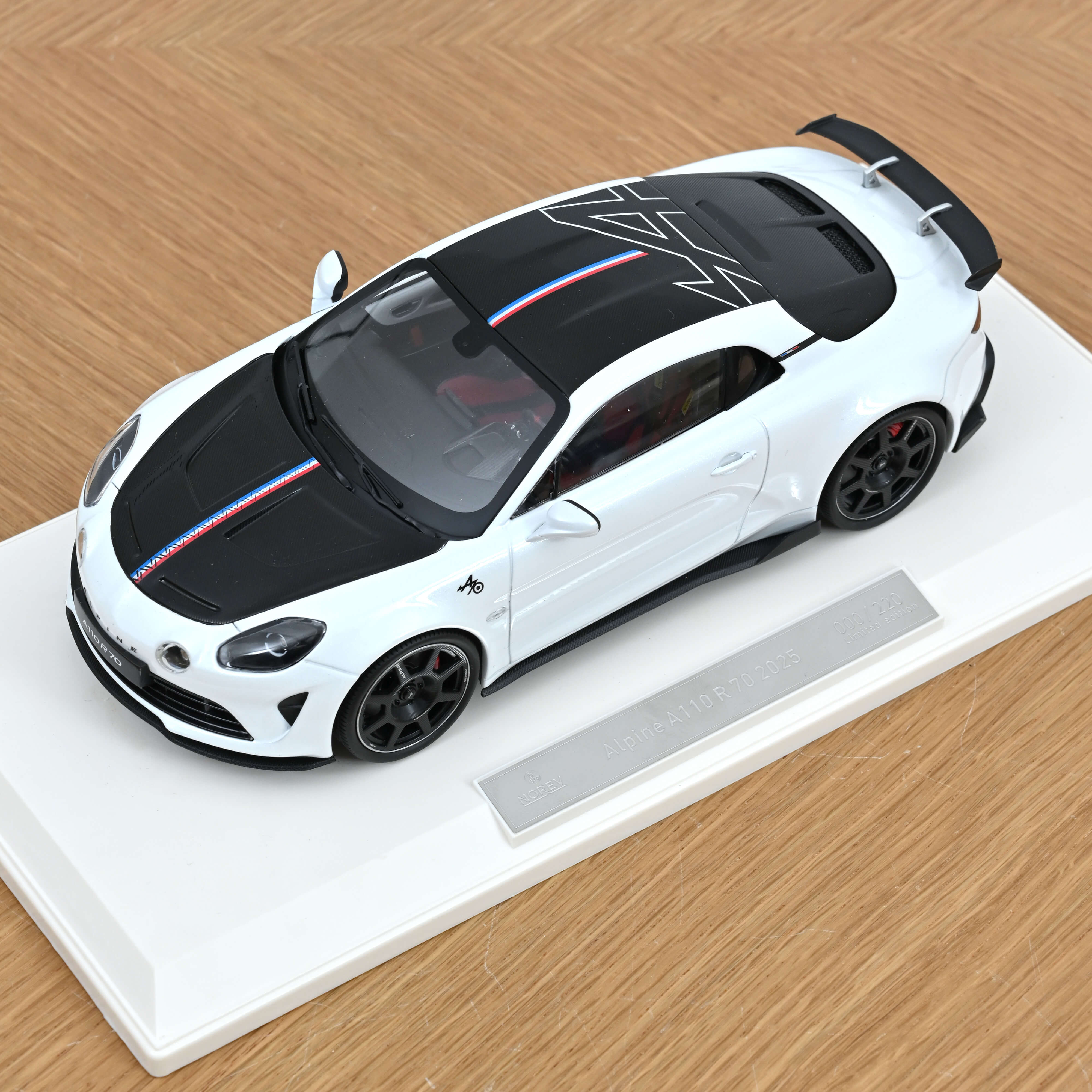 norev-alpine-a110-r-70-2025-bianco-iris-1-18-220-pz image 4