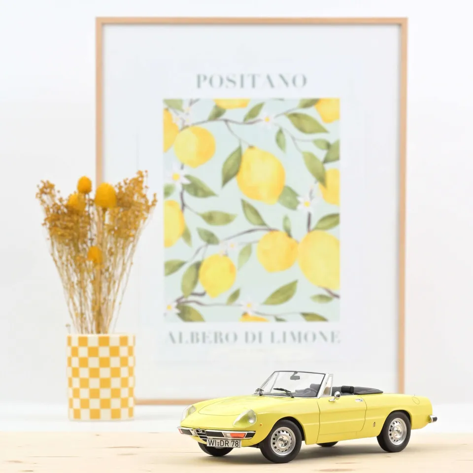 norev-alfa-romeo-2000-spider-veloce-1978-giallo-1-18-edizione-limitata-300-pz-mo image 1