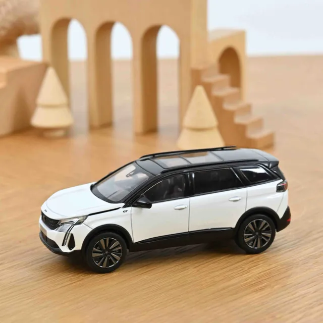 norev-peugeot-5008-gt-black-pack-2020-blanc-nacr-modellino-auto-1-43 image 1