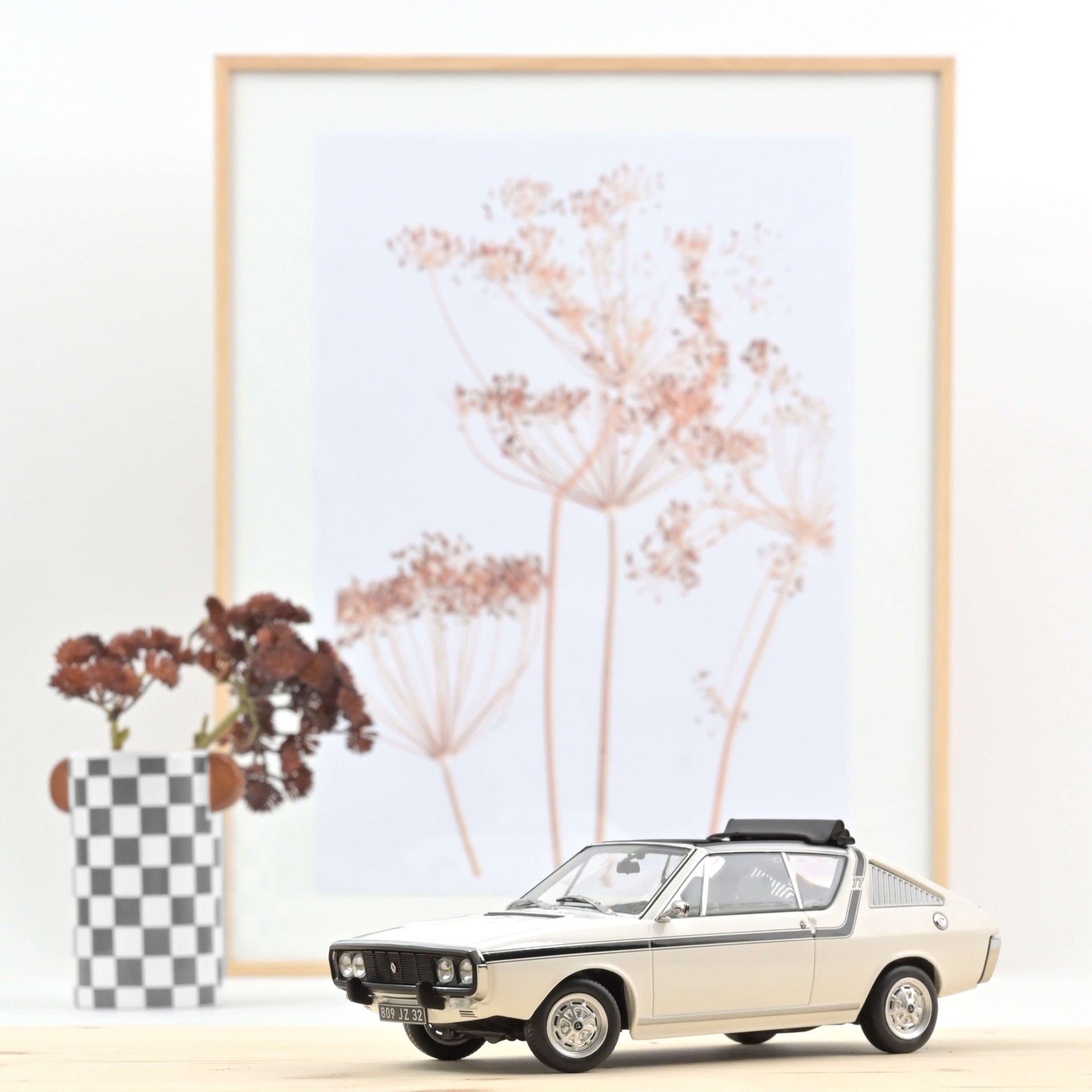 norev-renault-17-gordini-d-couvrable-1975-modellino-auto-1-18-white-300pcs image 1