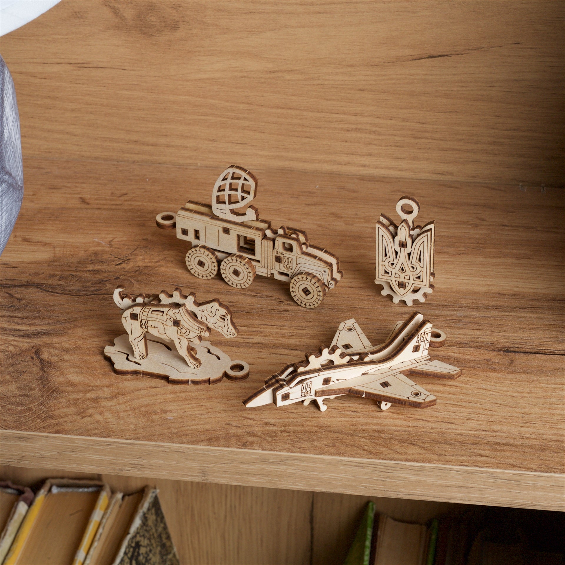 ugears-u-fidgets-bravery-set-4-personaggi-in-legno image 2