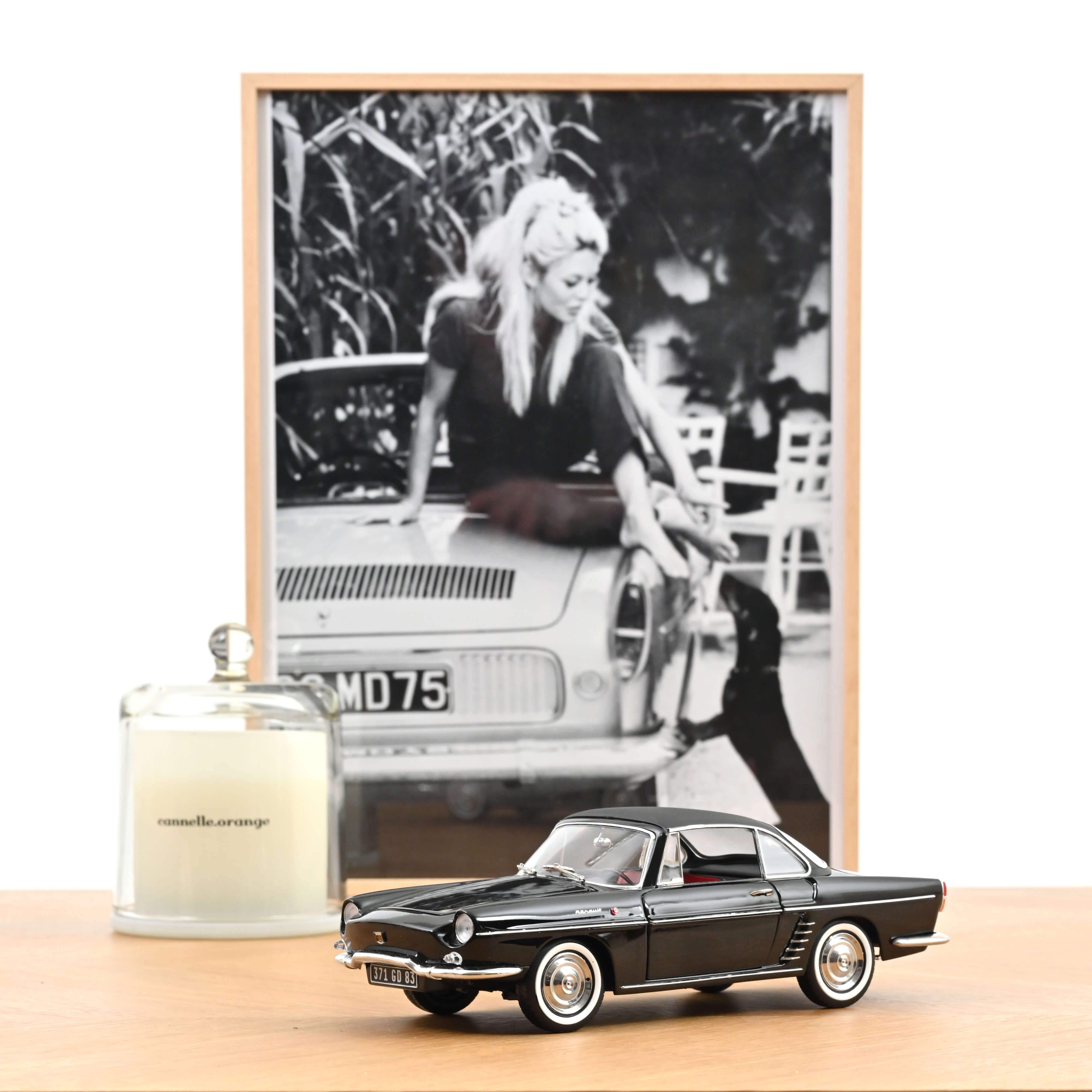 norev-renault-floride-1961-modellino-auto-1-18-nero image 2