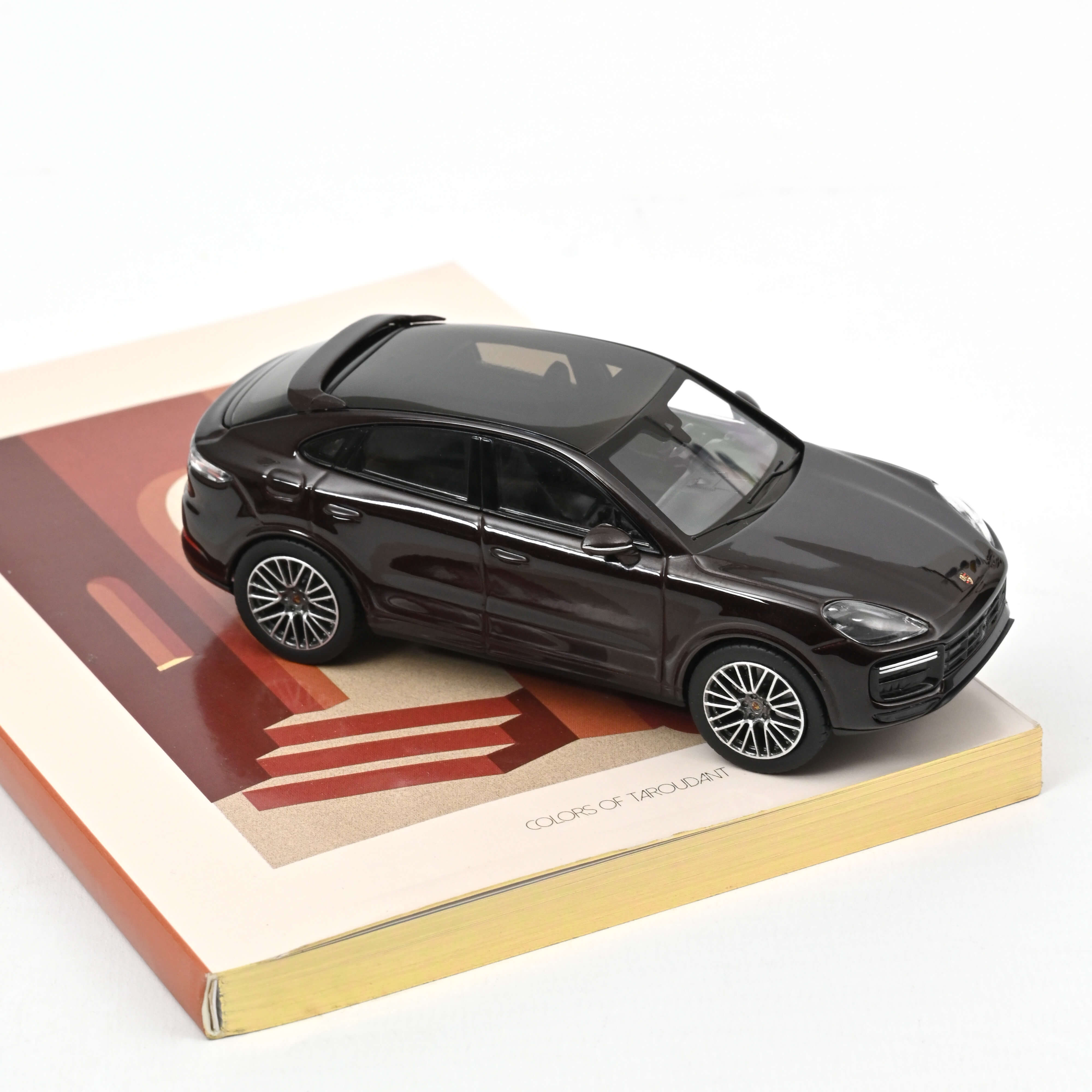 norev-porsche-cayenne-turbo-coup-2019-marron-m-tallis-1-43-modellino image 1