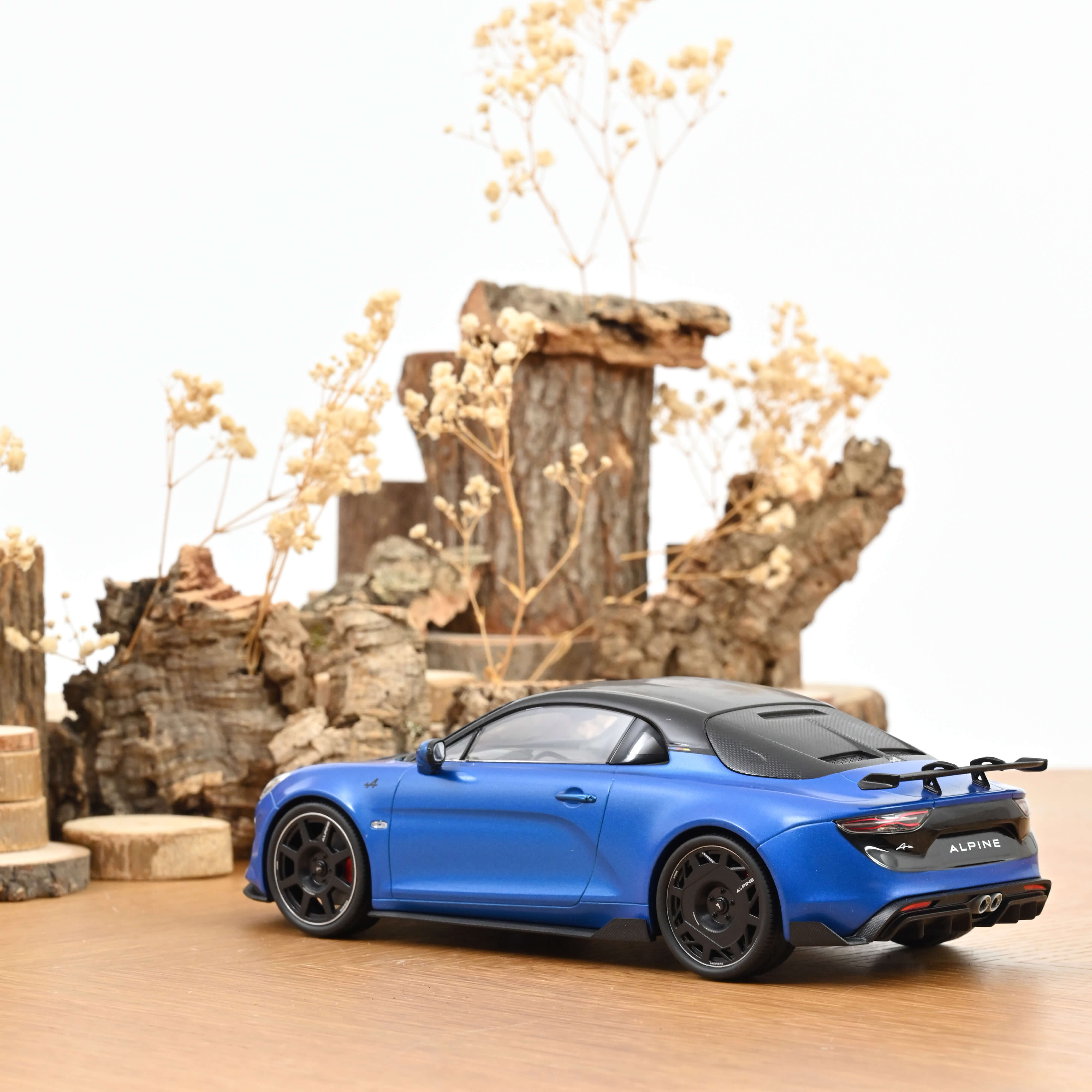 norev-alpine-a110-r-fernando-alonso-2022-1-18-edizione-limitata-110-pcs image 2