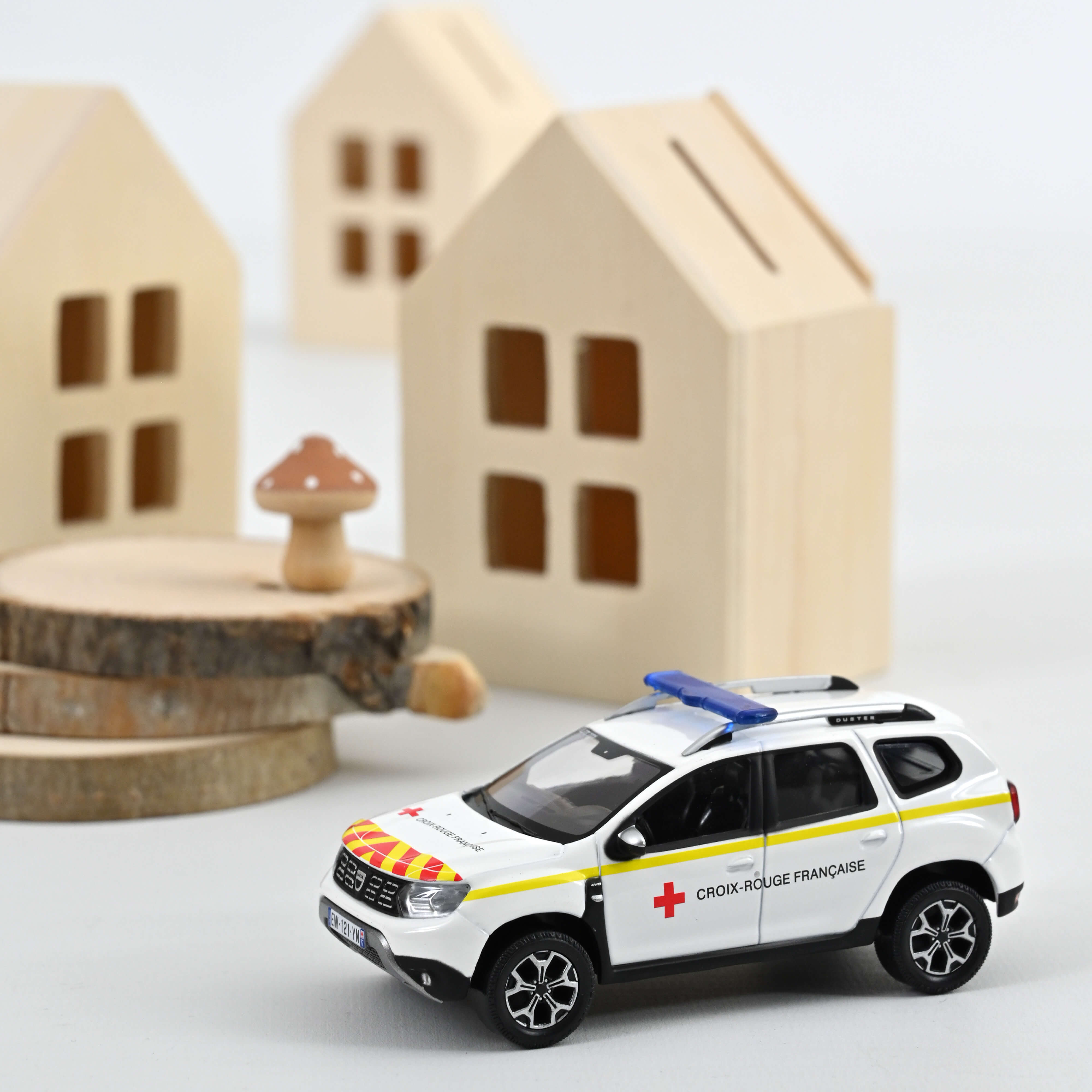 norev-dacia-duster-2020-ambulance-vltt-77-modellino-die-cast-1-43 image 1