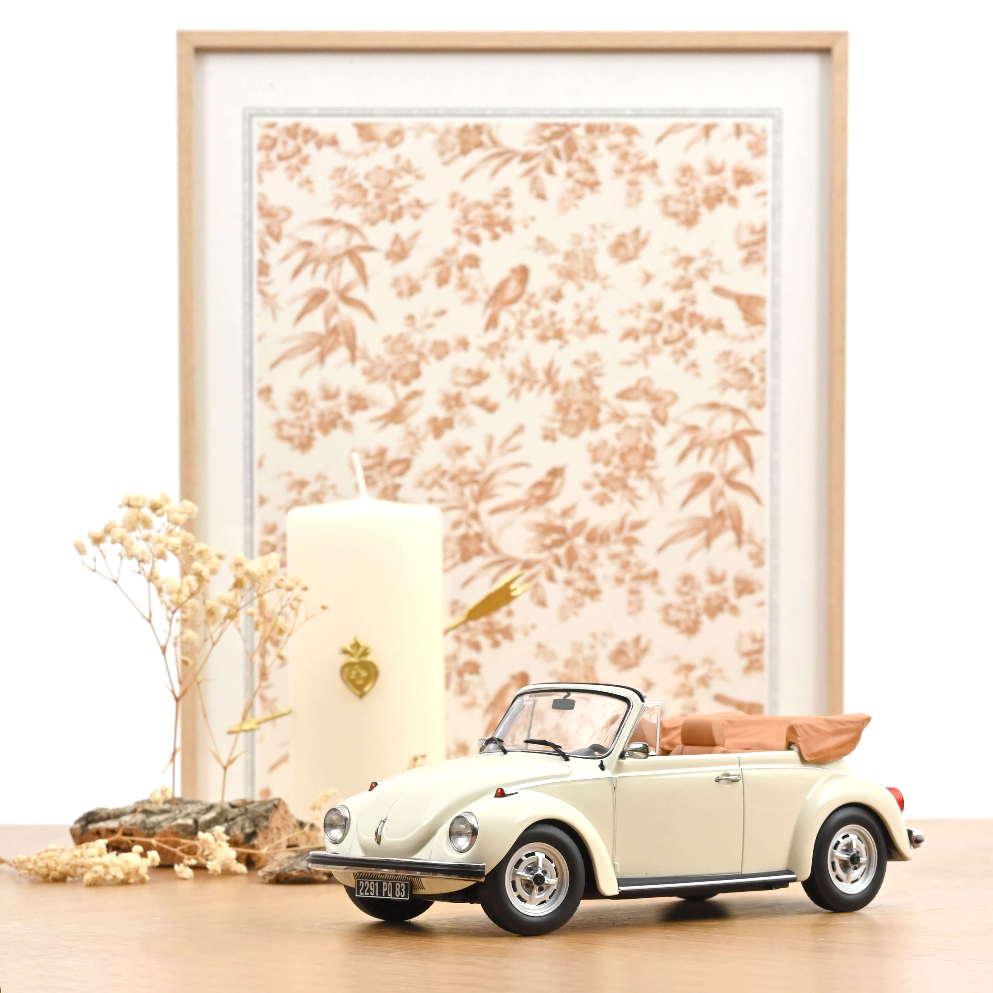 norev-vw-1303-maggiolino-cabriolet-1972-bianco-crema-1-18 image 1