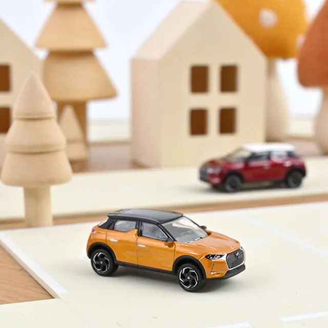 norev-ds-3-crossback-oro-modellino-auto-1-64 image 1