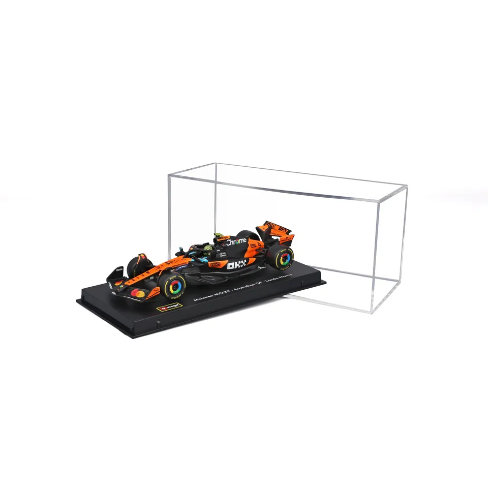 bburago-mclaren-f1-mcl39-2025-4-lando-norris-1-43-con-base-e-teca image 1