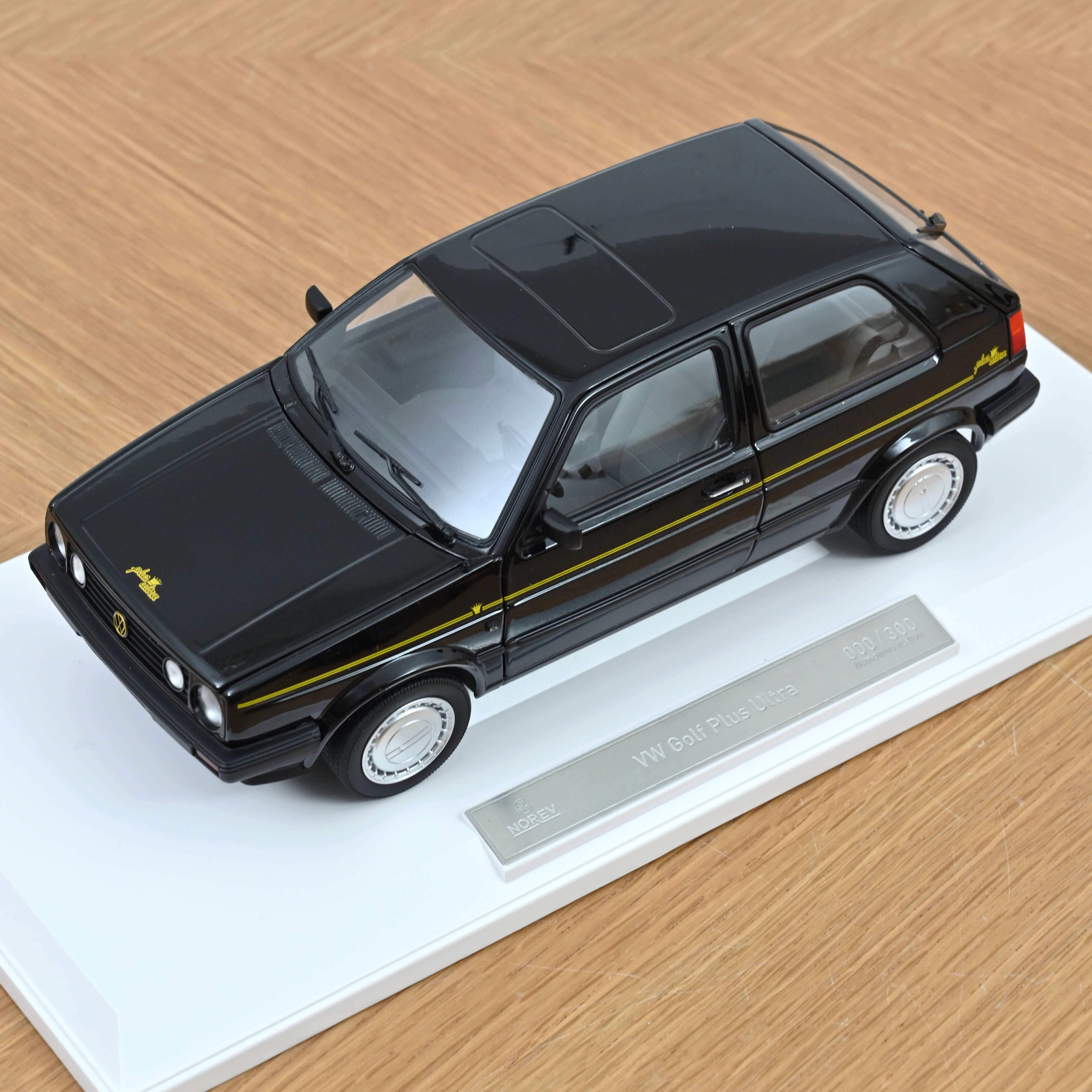 norev-vw-golf-plus-ultra-1990-noir-1-18-edizione-limitata-300-pz image 5