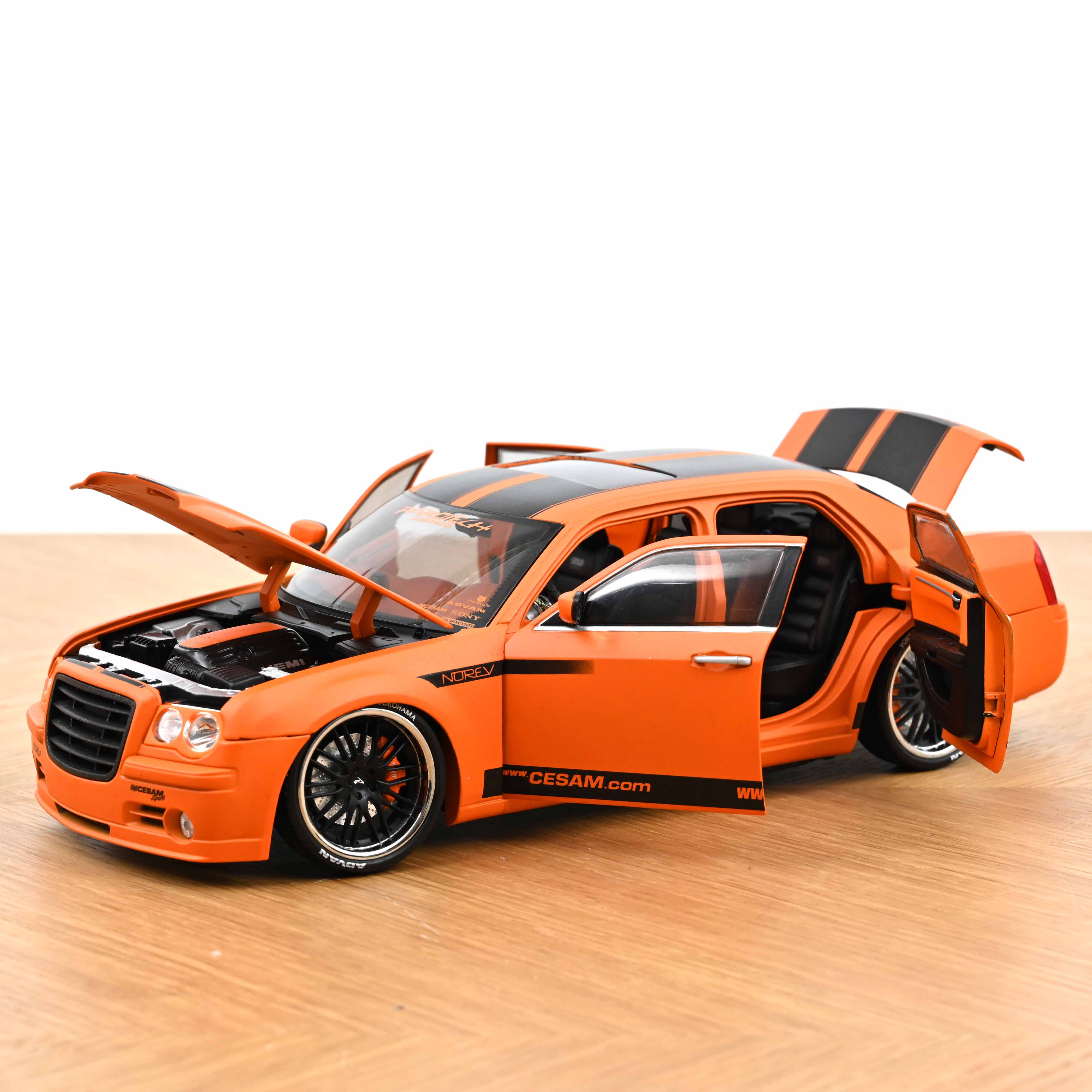 norev-chrysler-300c-by-parotech-jet-ski-parotech-modellino-1-18-arancione-nero image 6