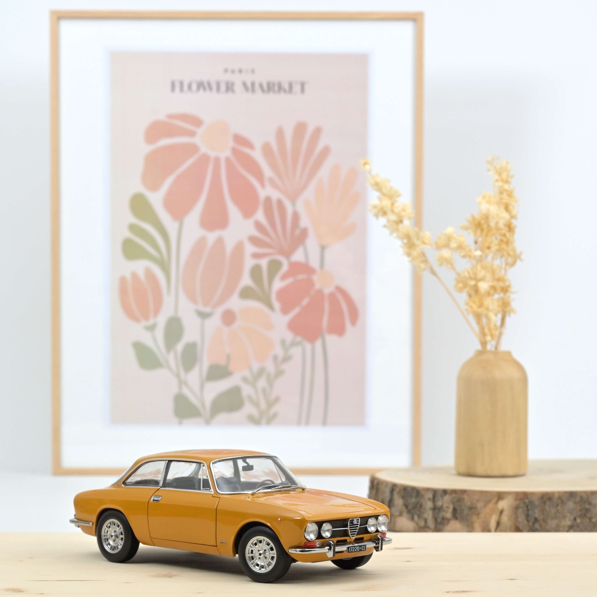 norev-alfa-romeo-1750-gtv-1970-giallo-ocra-1-18-modellino image 1
