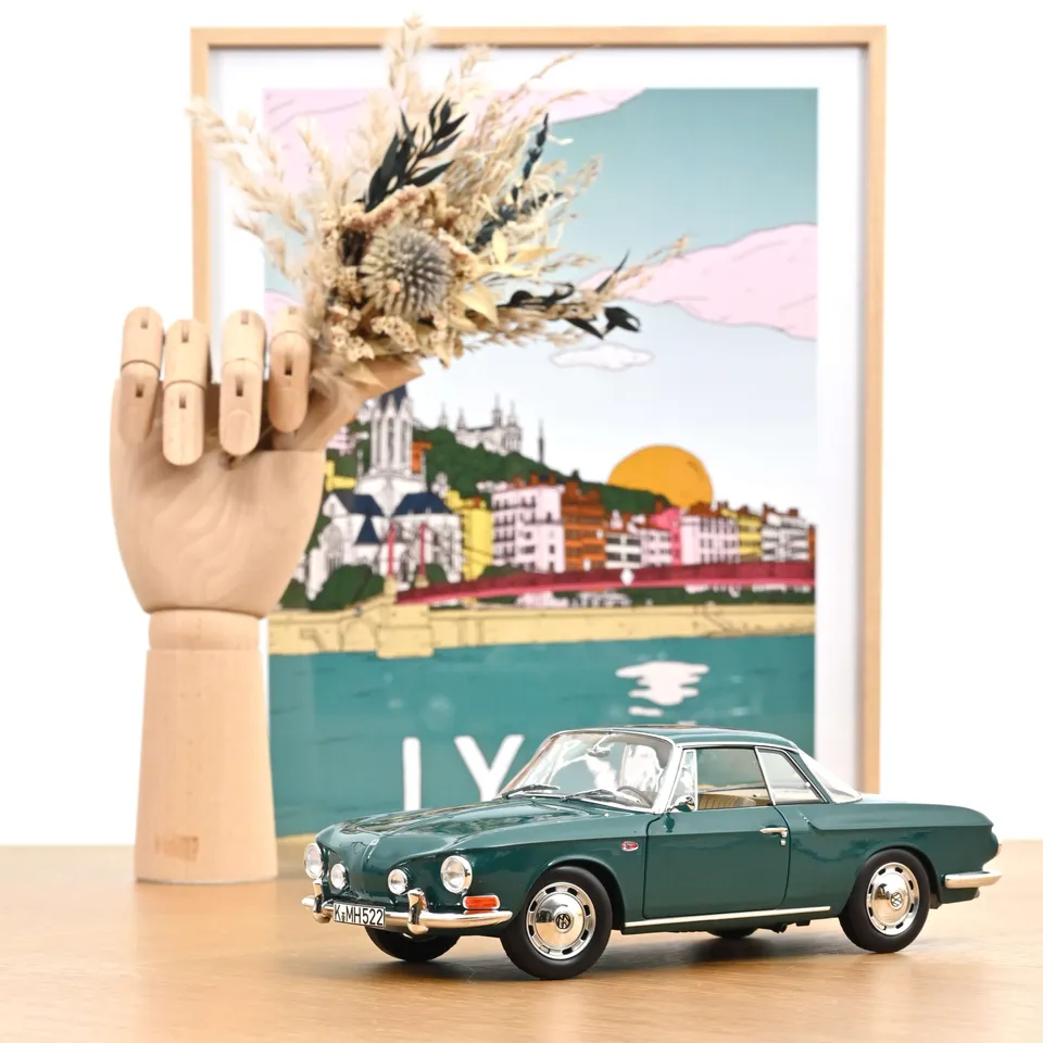 norev-vw-karmann-ghia-1500-1963-modellino-auto-1-18-verde-smeraldo image 1