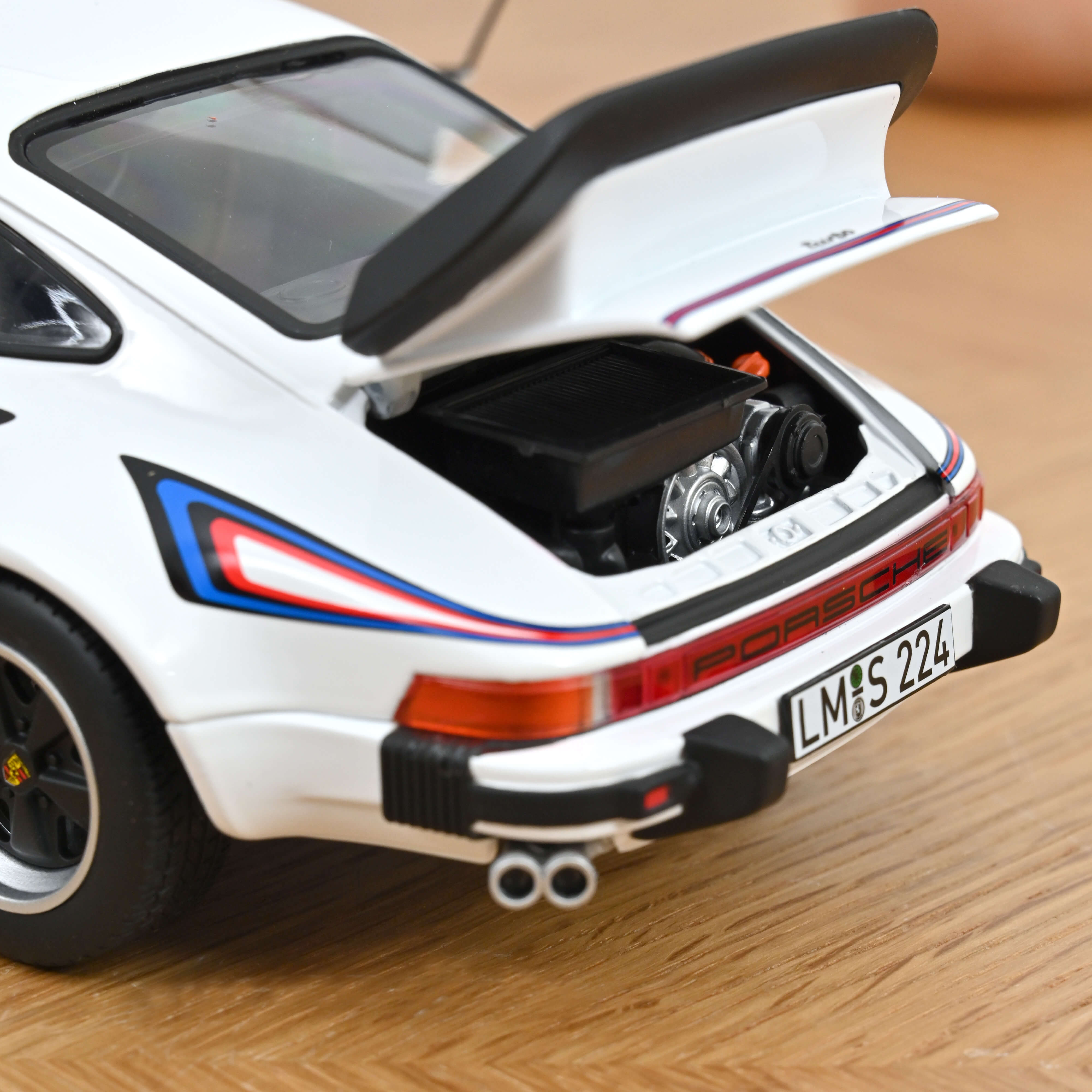 norev-porsche-911-turbo-3-3-1980-blanc-martini-modellino-auto-1-18 image 5