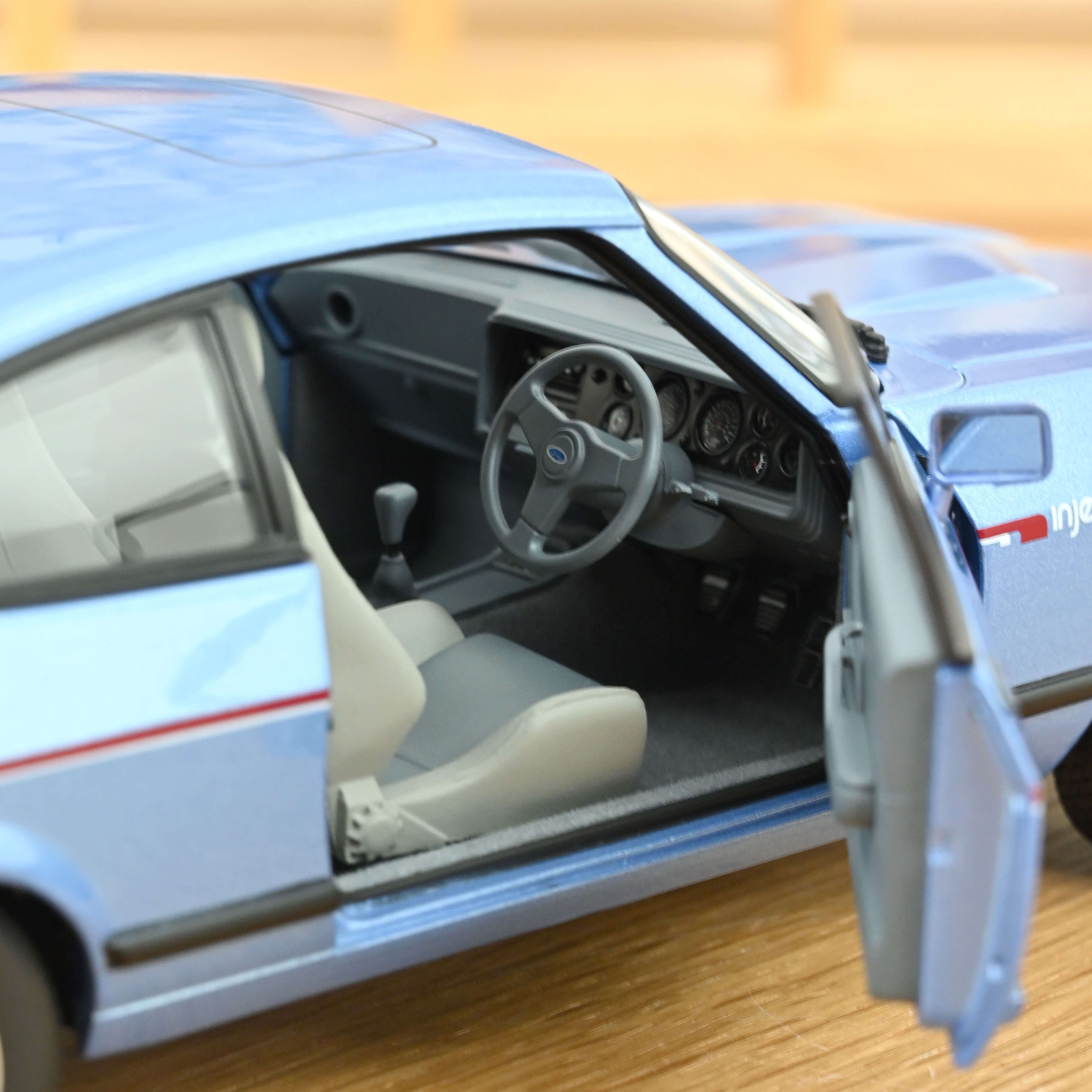 norev-ford-capri-mk-iii-2-8-injection-rhd-1984-modellino-auto-1-18-blu-paris-met image 4