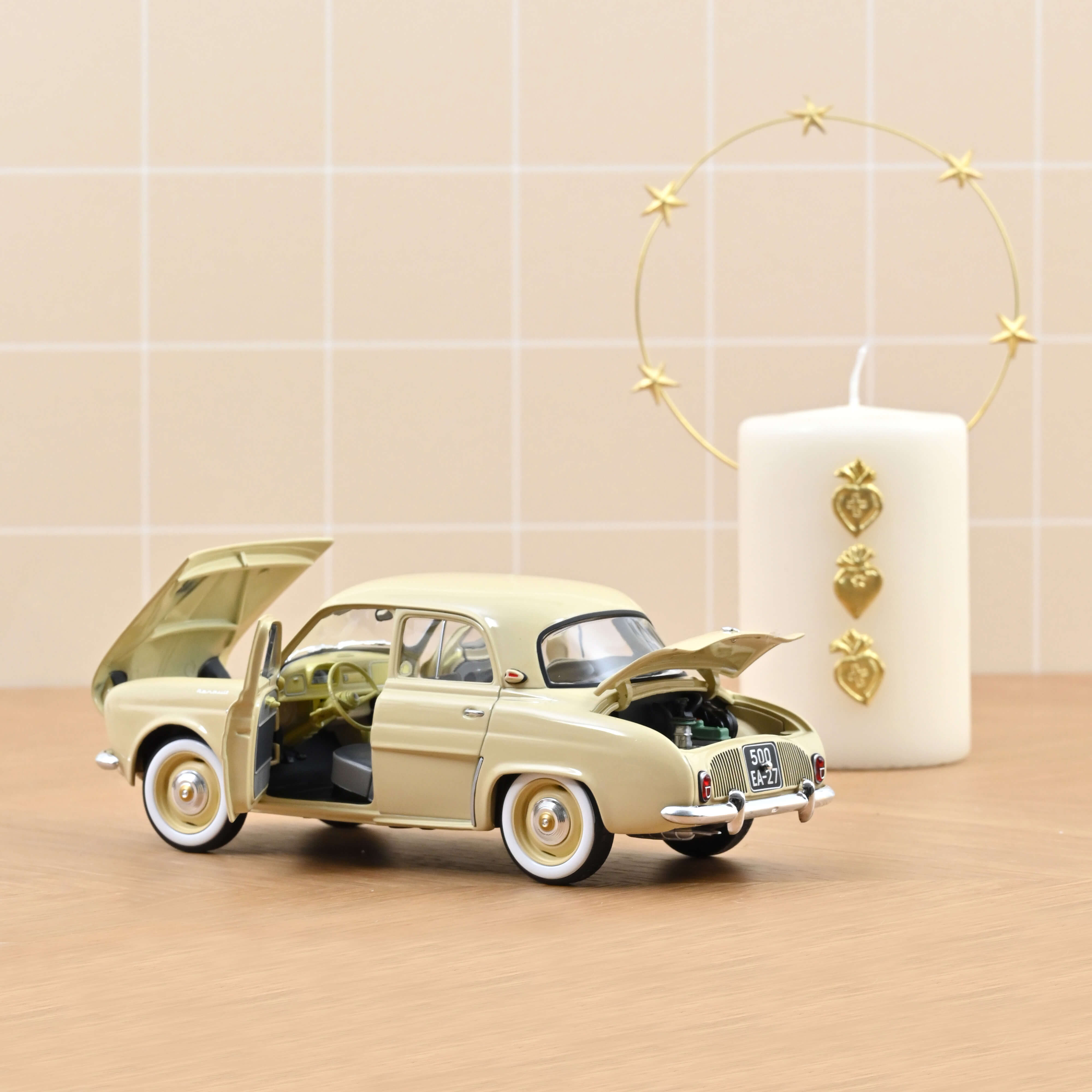 norev-renault-dauphine-1958-modellino-auto-1-18-beige image 2