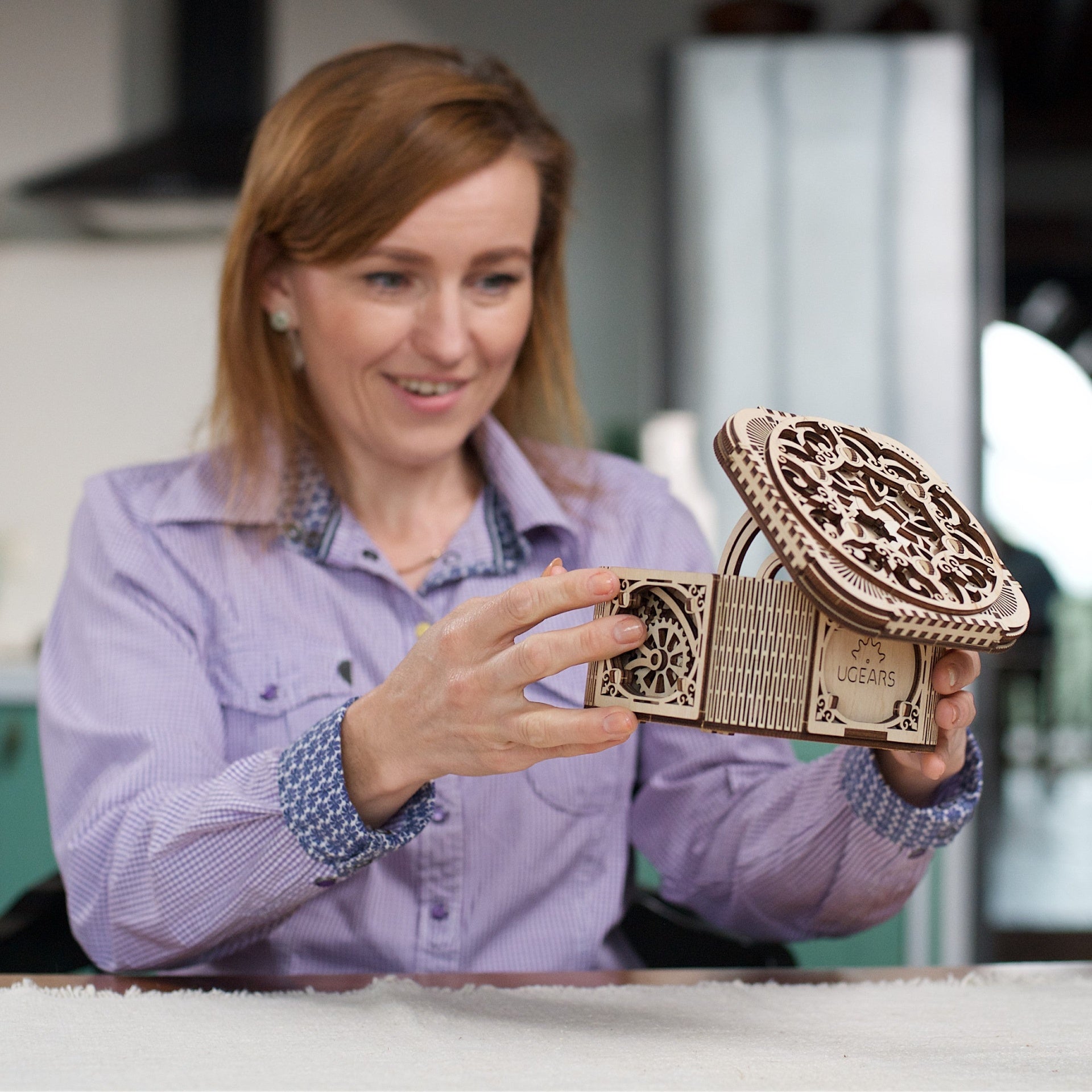 ugears-treasure-box-scatola-meccanica-portagioie-in-legno-medium-gears image 7